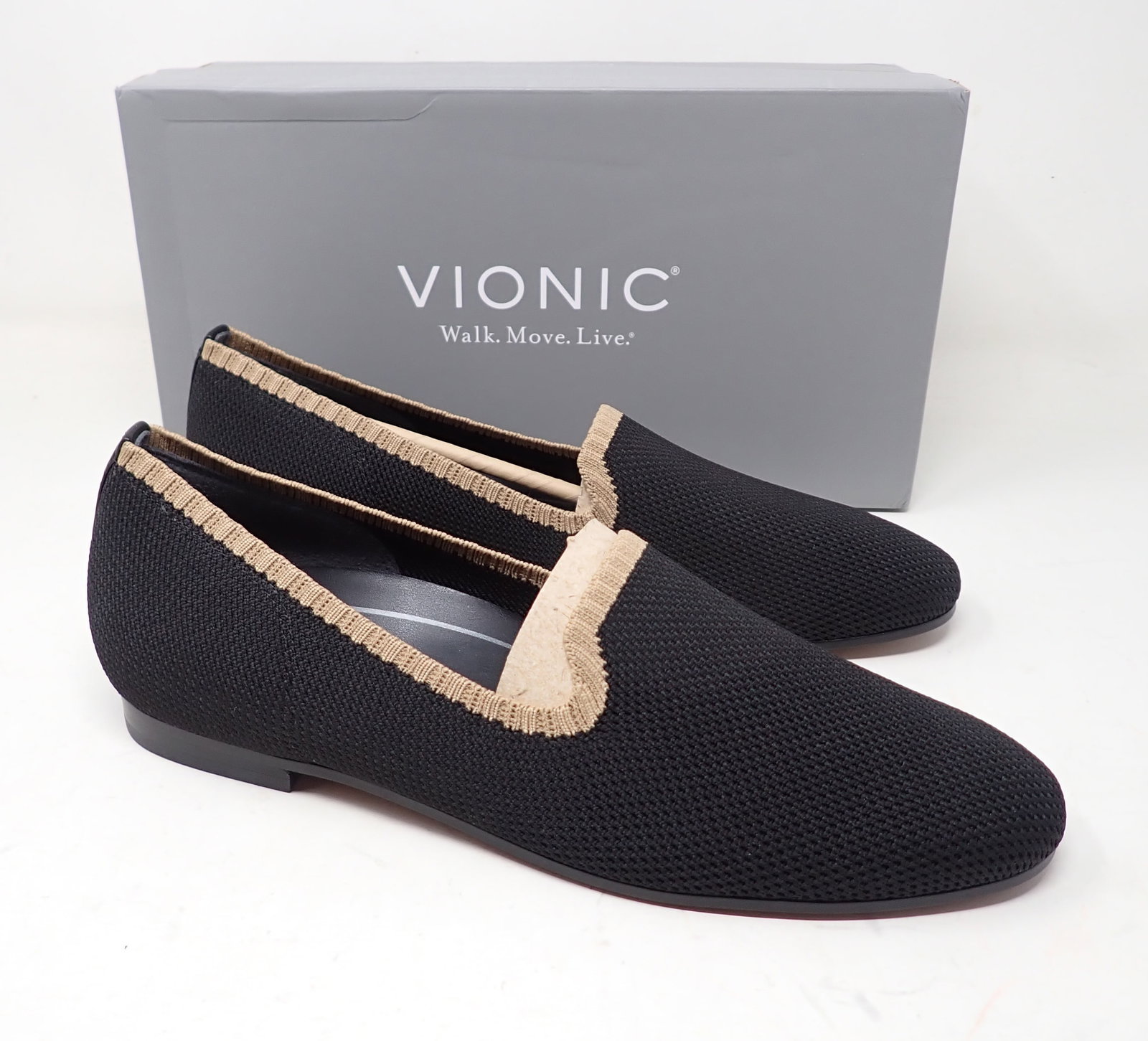 Vionic Willa Knit Shoes: Size 9 1/2 M