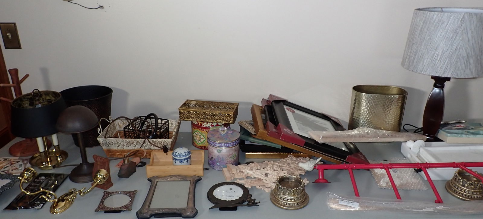 Decorator & Misc Table Contents (1 of 13)