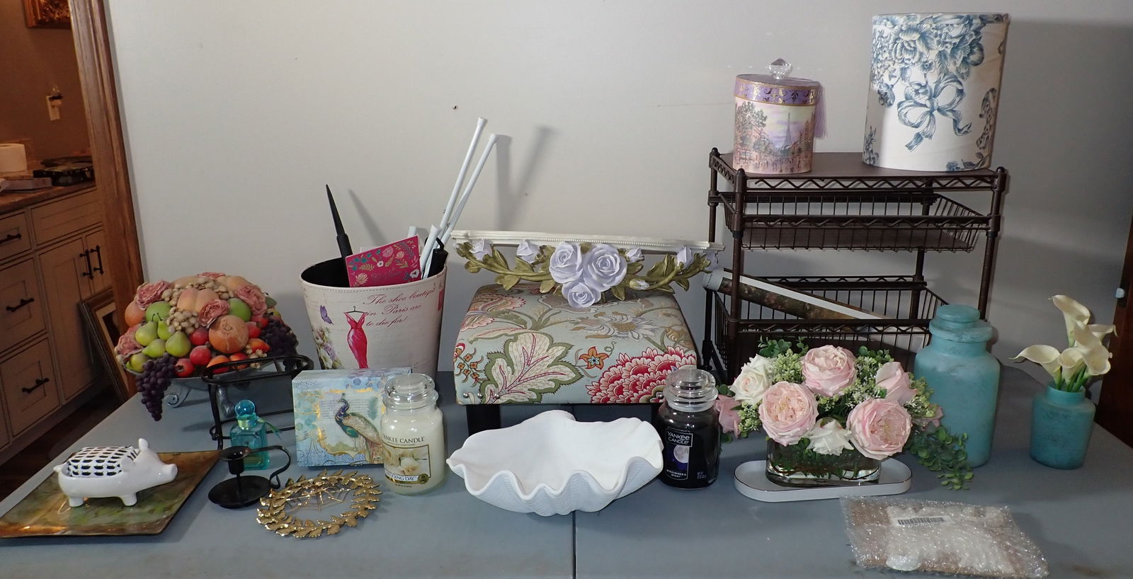 Decorator & Misc Table Contents (1 of 7)