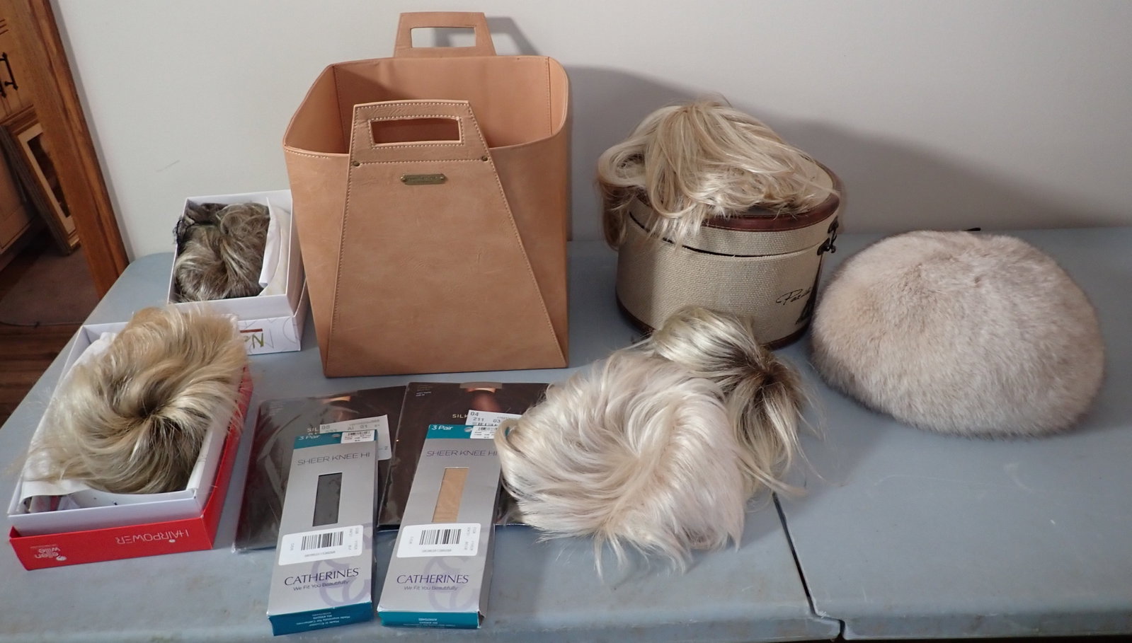 Wigs Pantyhose Ky Kyi Hat: Also includes Hearth & Hand Tote