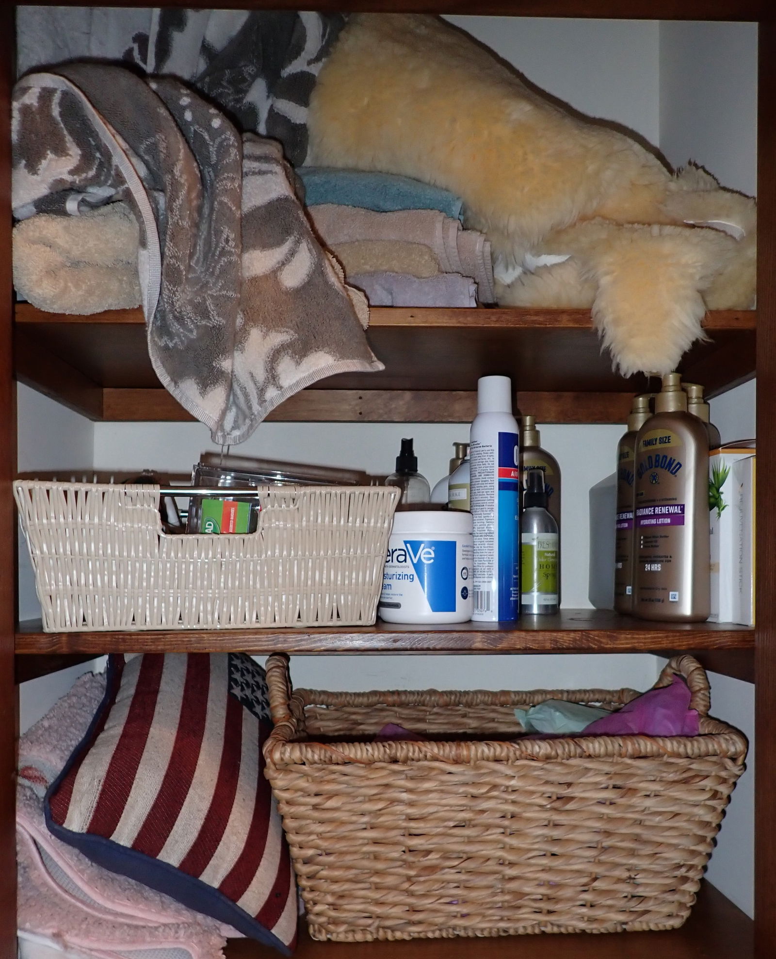 Towels Sheets & Misc (1 of 4)