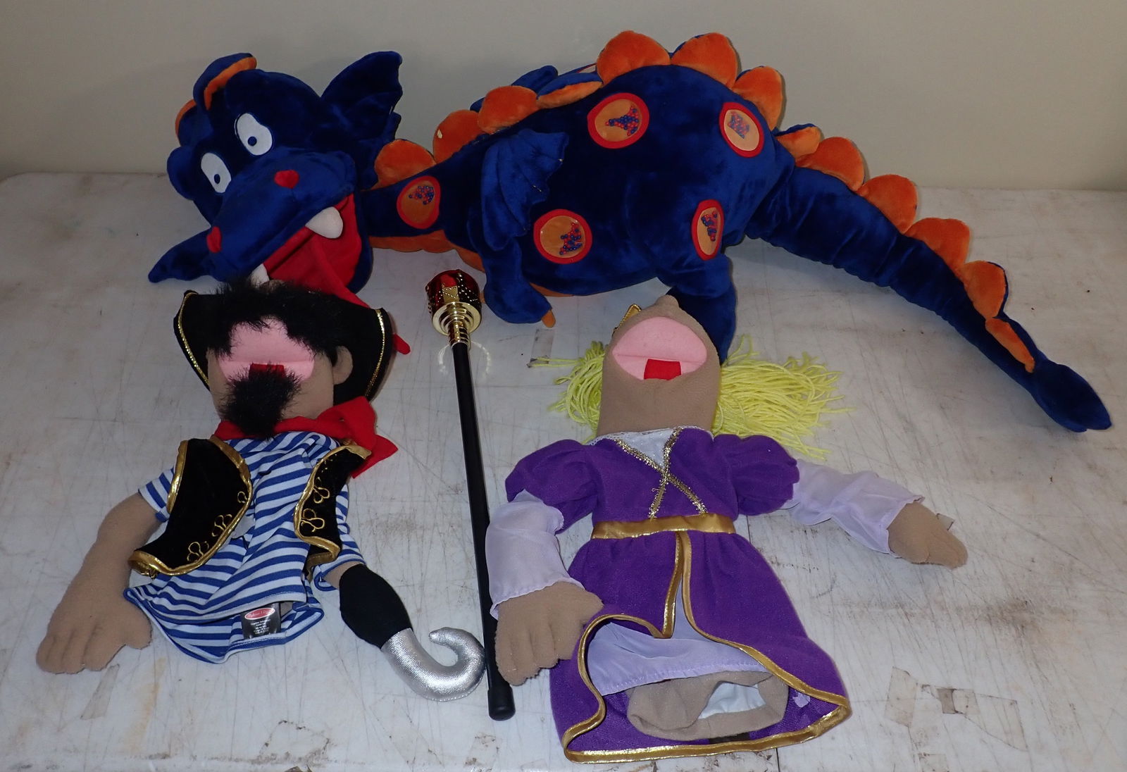 Dragon w/ Melissa & Doug Puppets: Dragon puppet is approx 41".