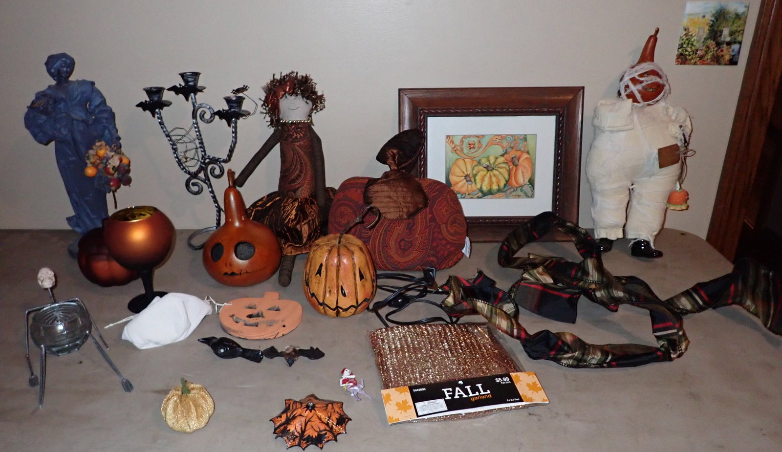 Halloween Decorations: Back left figure is approx 15 1/2" tall. No shipping !