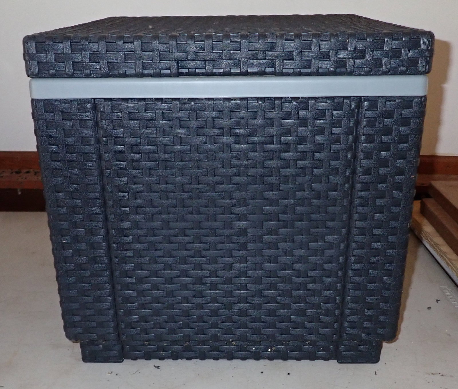 Allibert Patio Cooler (1 of 3)