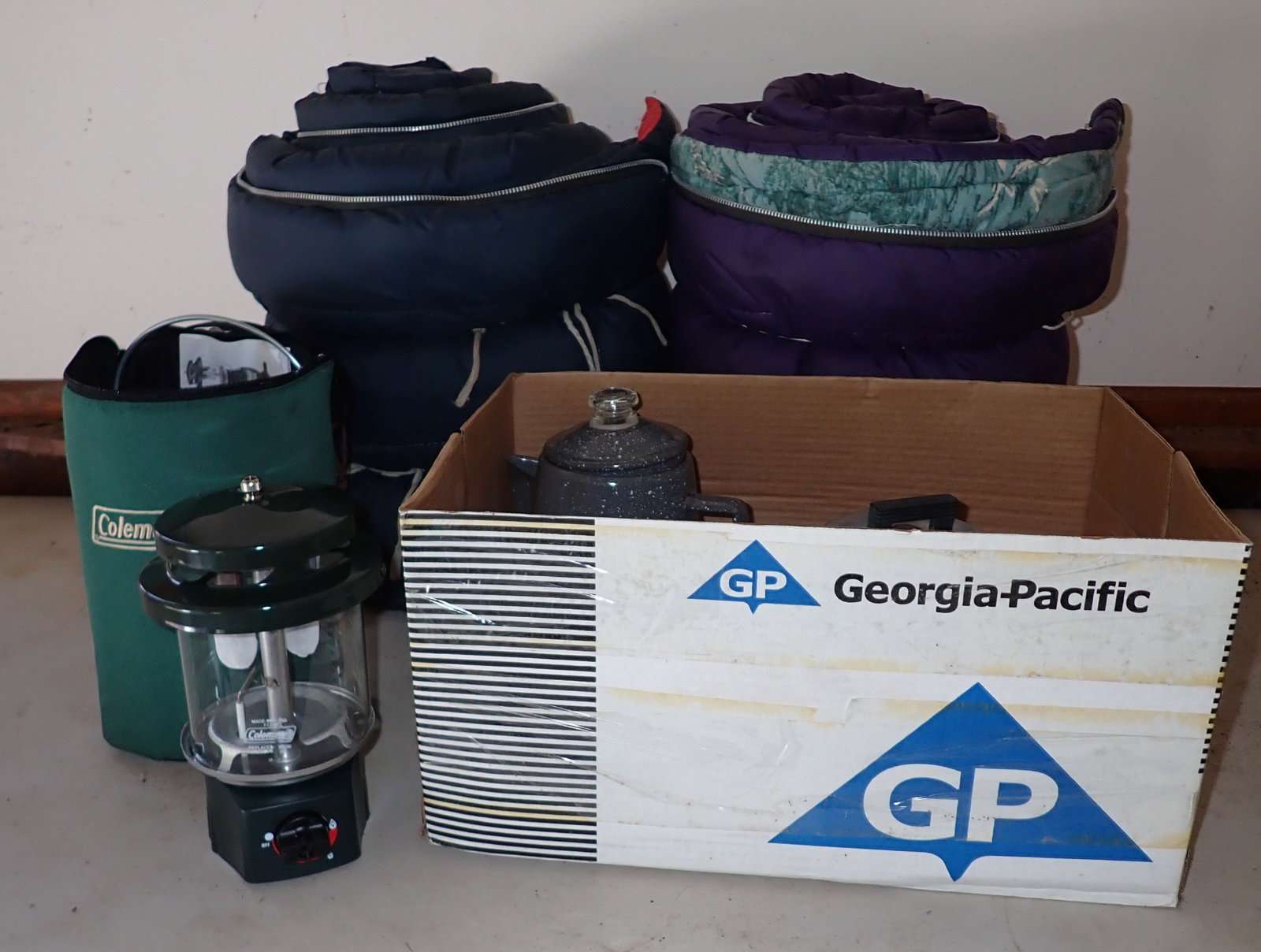 Coleman Lantern & Misc Camping Items (1 of 4)