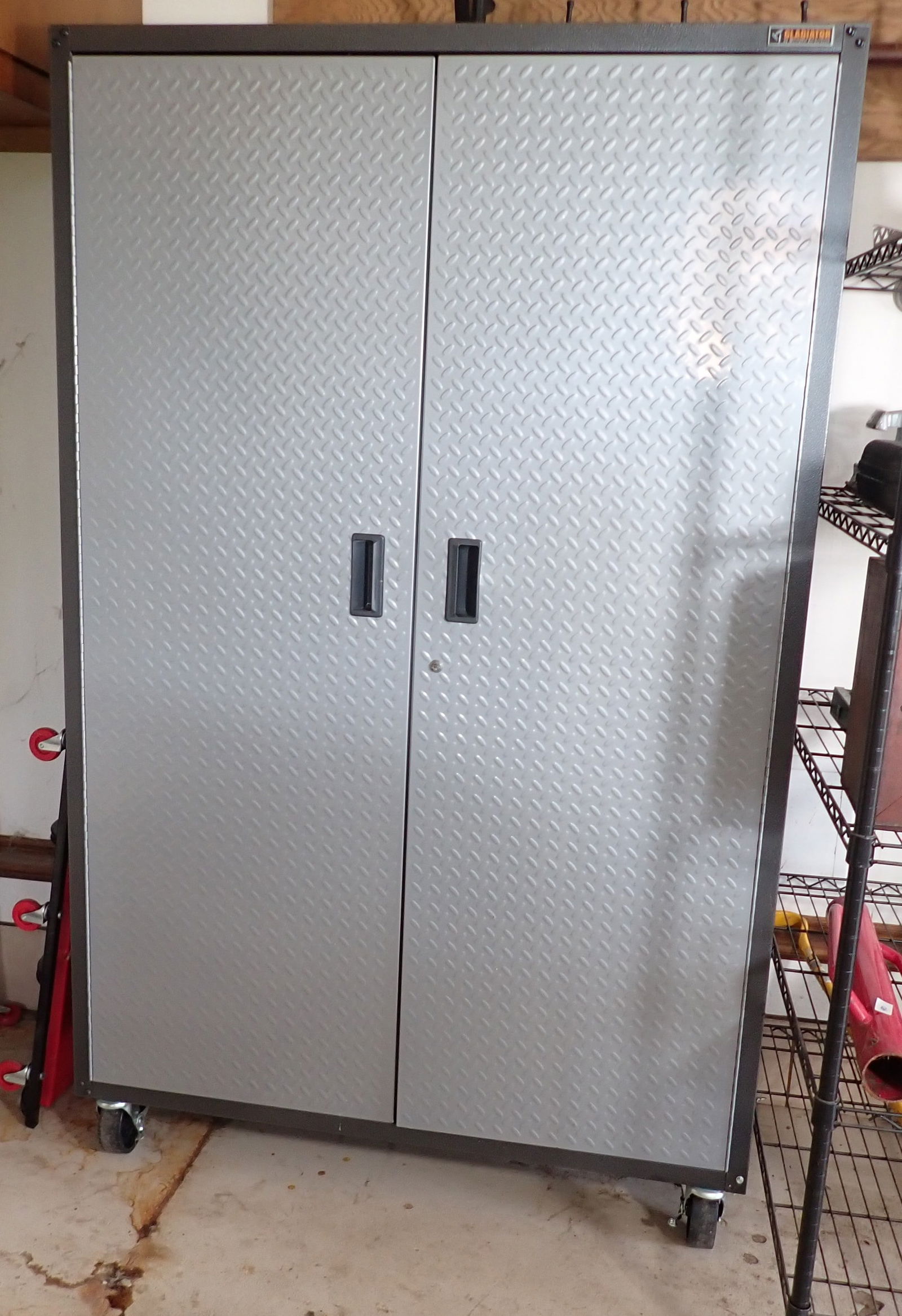 Whirlpool Gladiator Storage Cabinet (1 of 2)