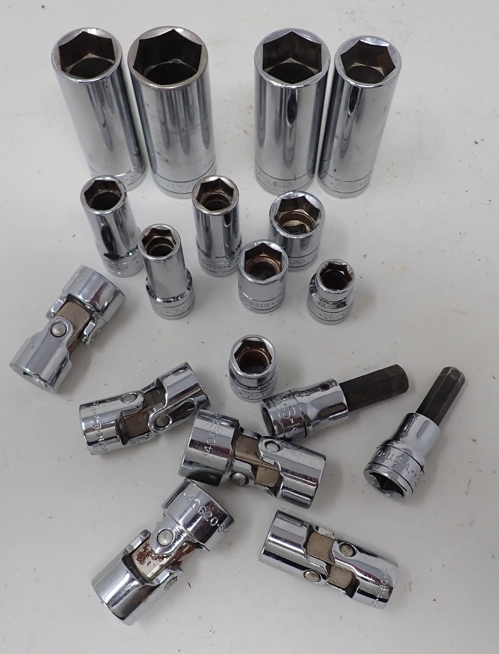 S-K 3/8" Drive Sockets Sae incl Swivels (1 of 1)