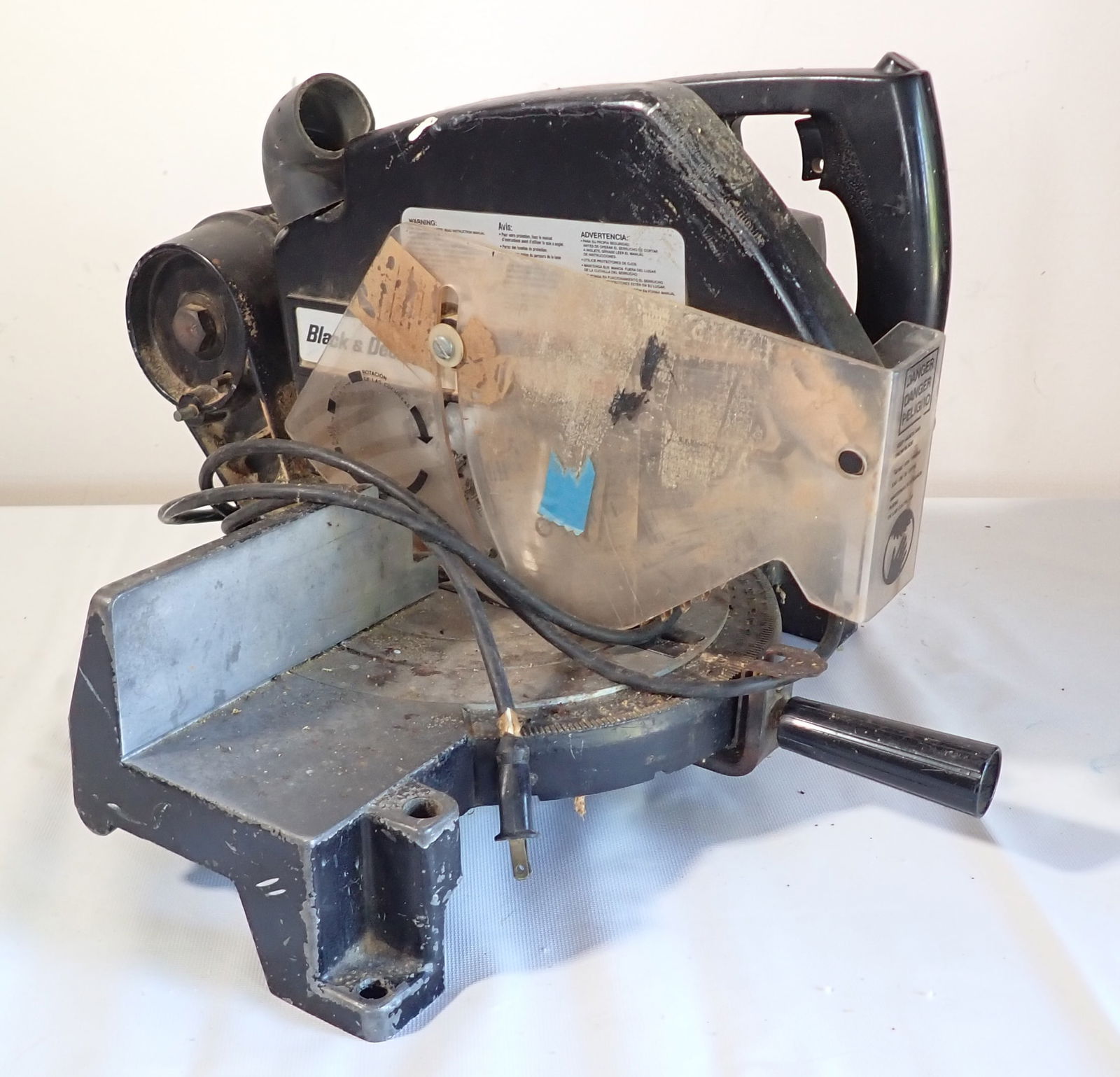 Black & Decker Miter Saw (1 of 2)