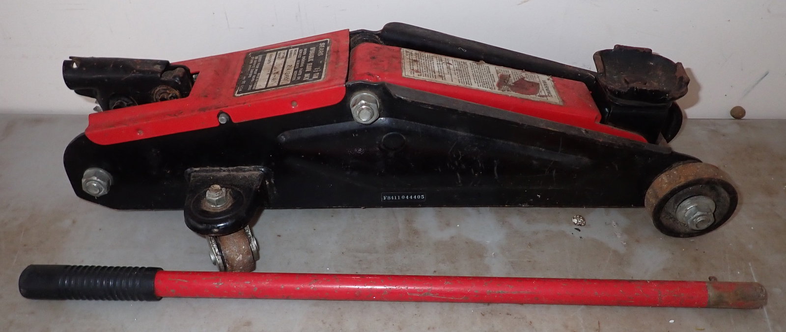Sears 1 1/2 Ton Hydraulic Floor Jack (1 of 2)