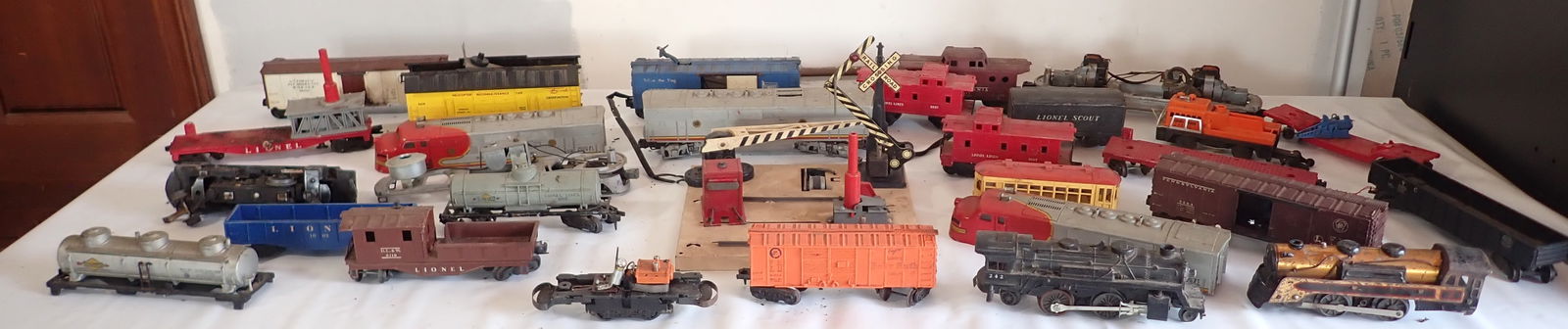 Lionel & Misc Trains (1 of 12)