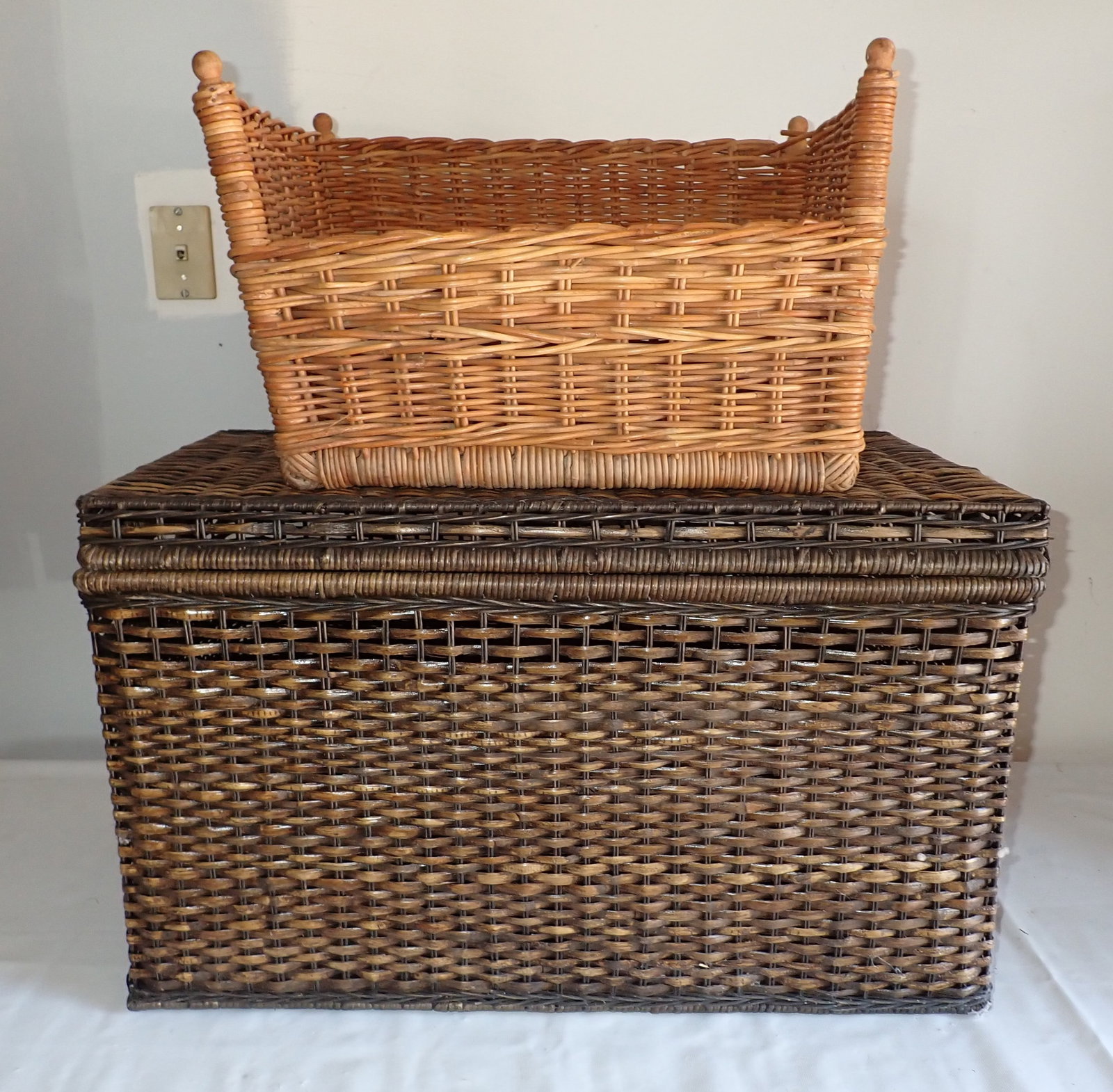 2 Baskets: Largest is approx 18" x 29 1/2" x 18" tall. No shipping !
