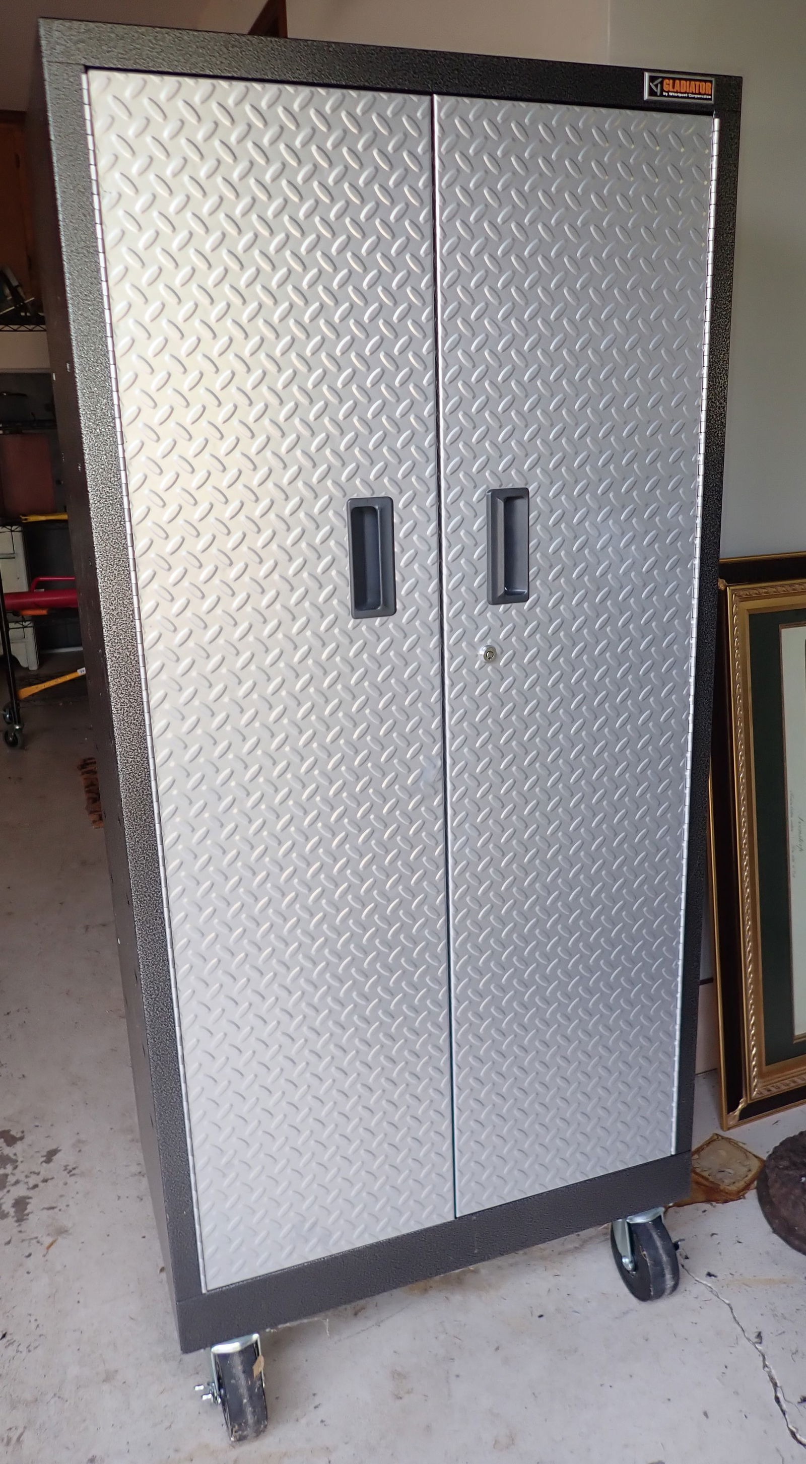 Whirlpool Gladiator Storage Cabinet (1 of 3)