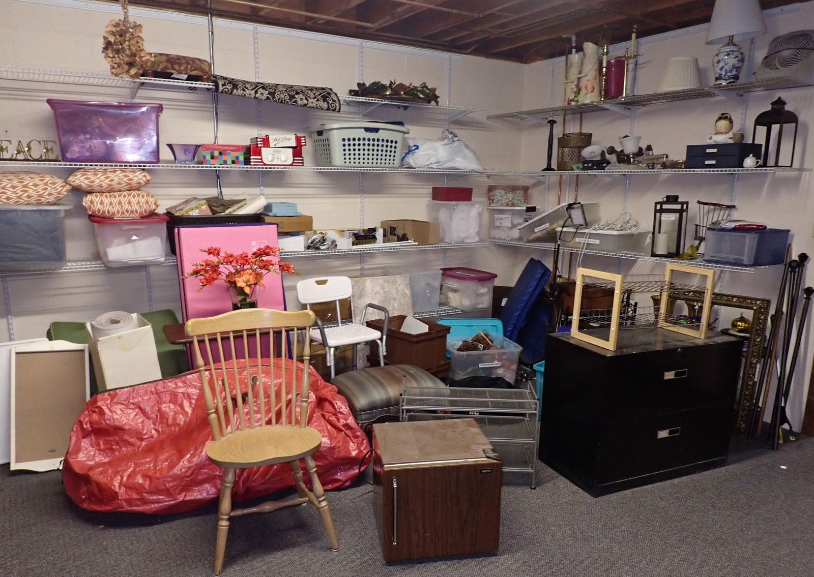 Partial Room Contents (1 of 16)