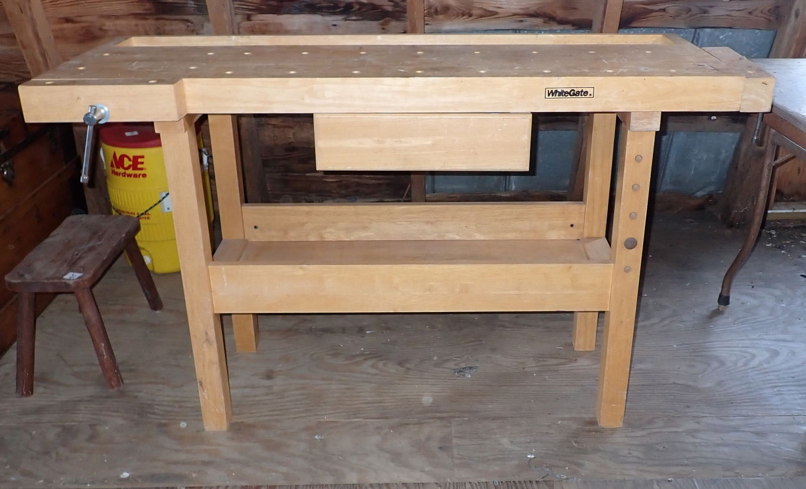 Whitegate Carpenters Workbench w/ Vise (1 of 6)