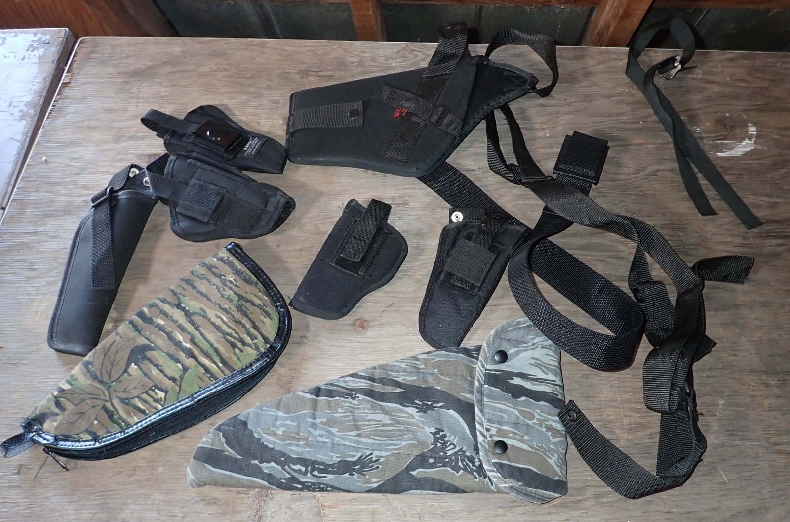 Pistol Holsters & Cases incl AMS: Getting all pictured