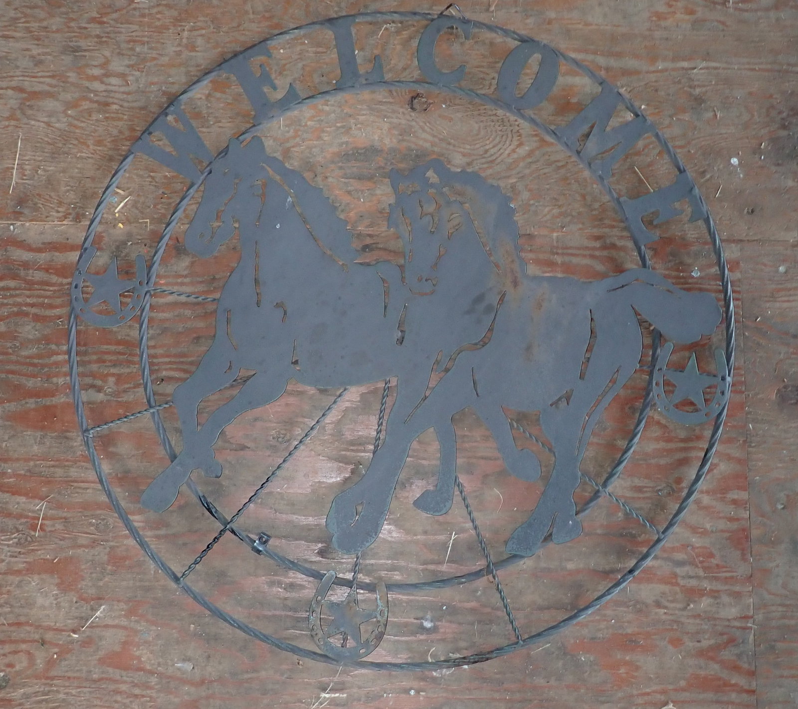Tin Horse Welcome Sign: Approx 25" in diameter