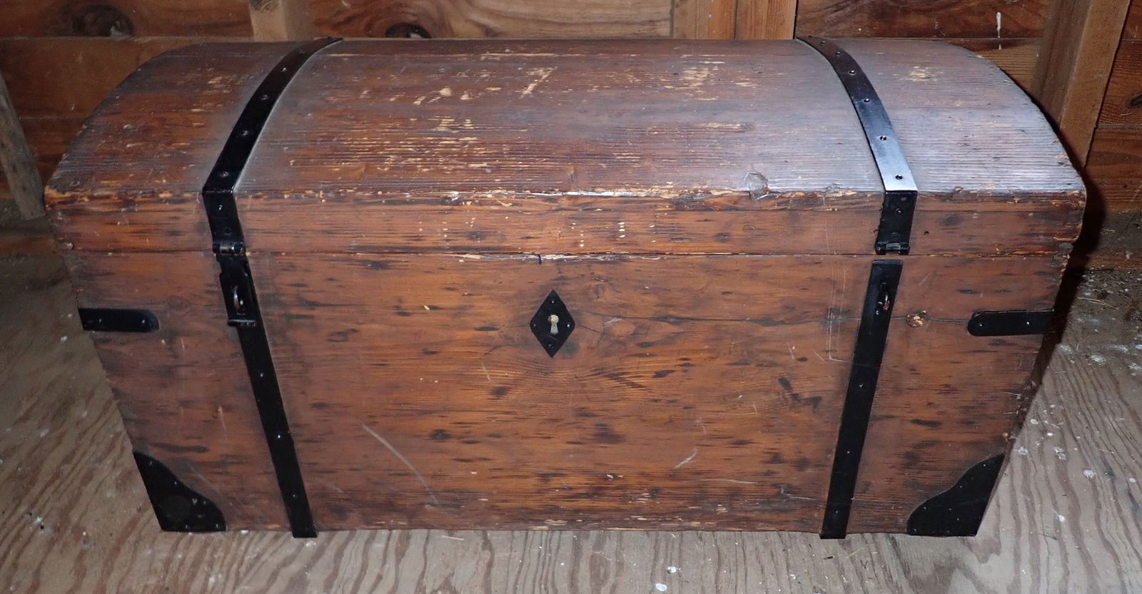 Primitive Trunk /  Chest (1 of 4)