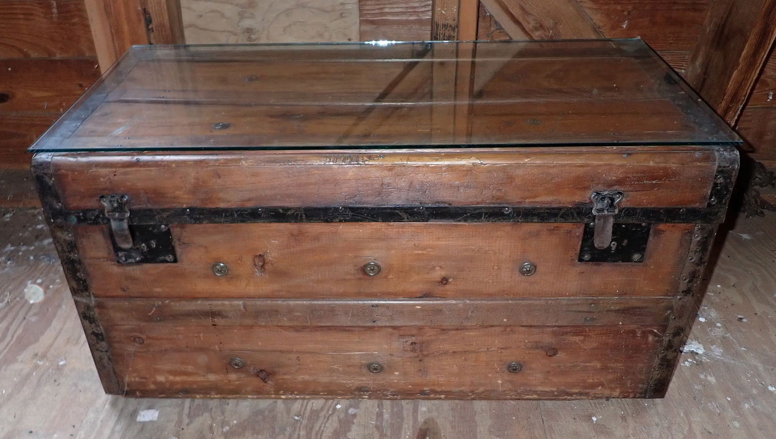 Flat Top Trunk (1 of 3)