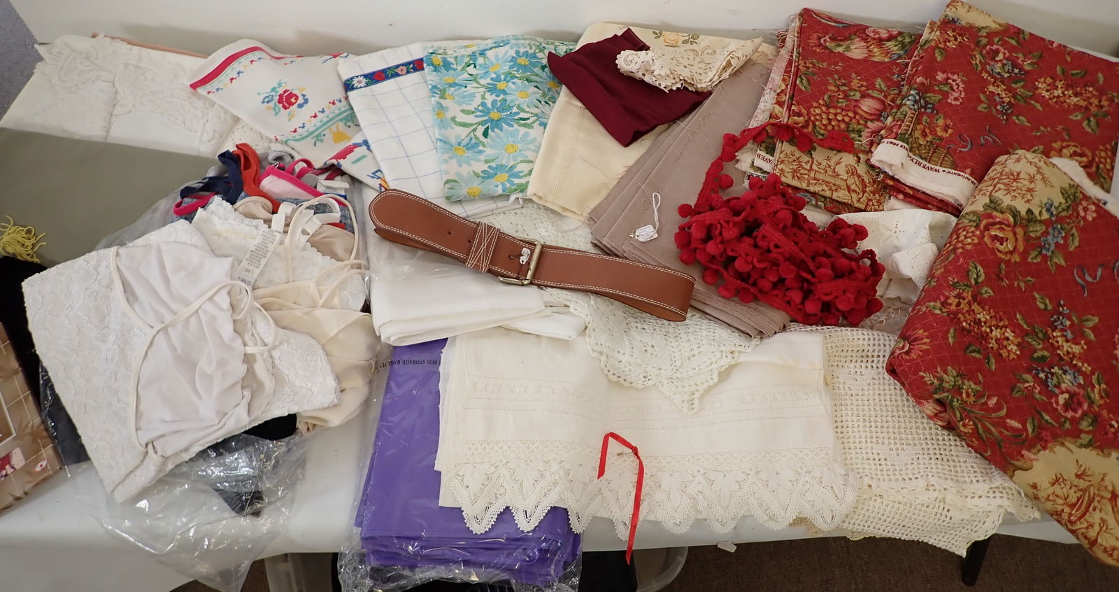 Tableclothes Clothing Fabric Doilies: Tote is also included.