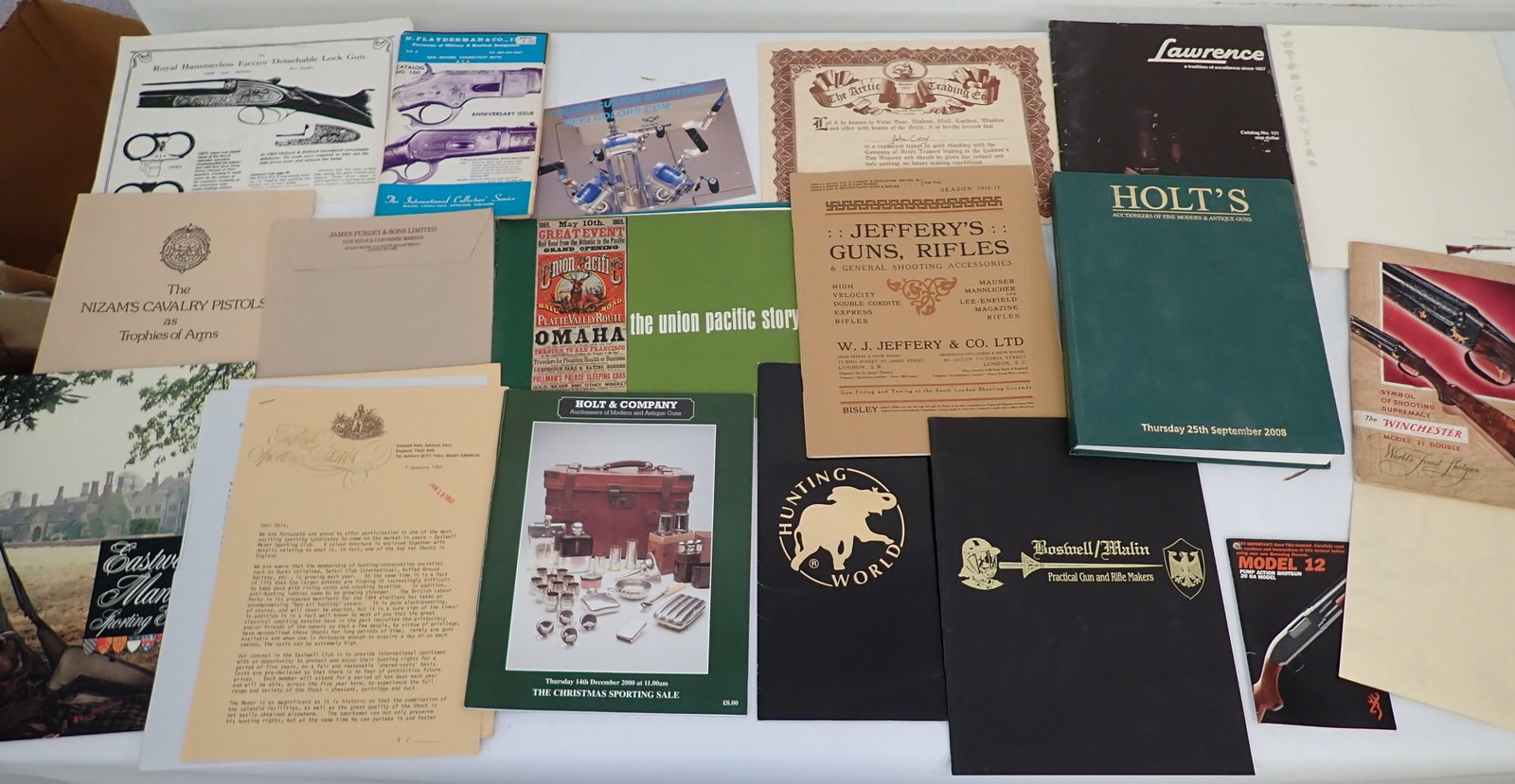 Gun Books & Brochures incl Holt's: Getting all pictured