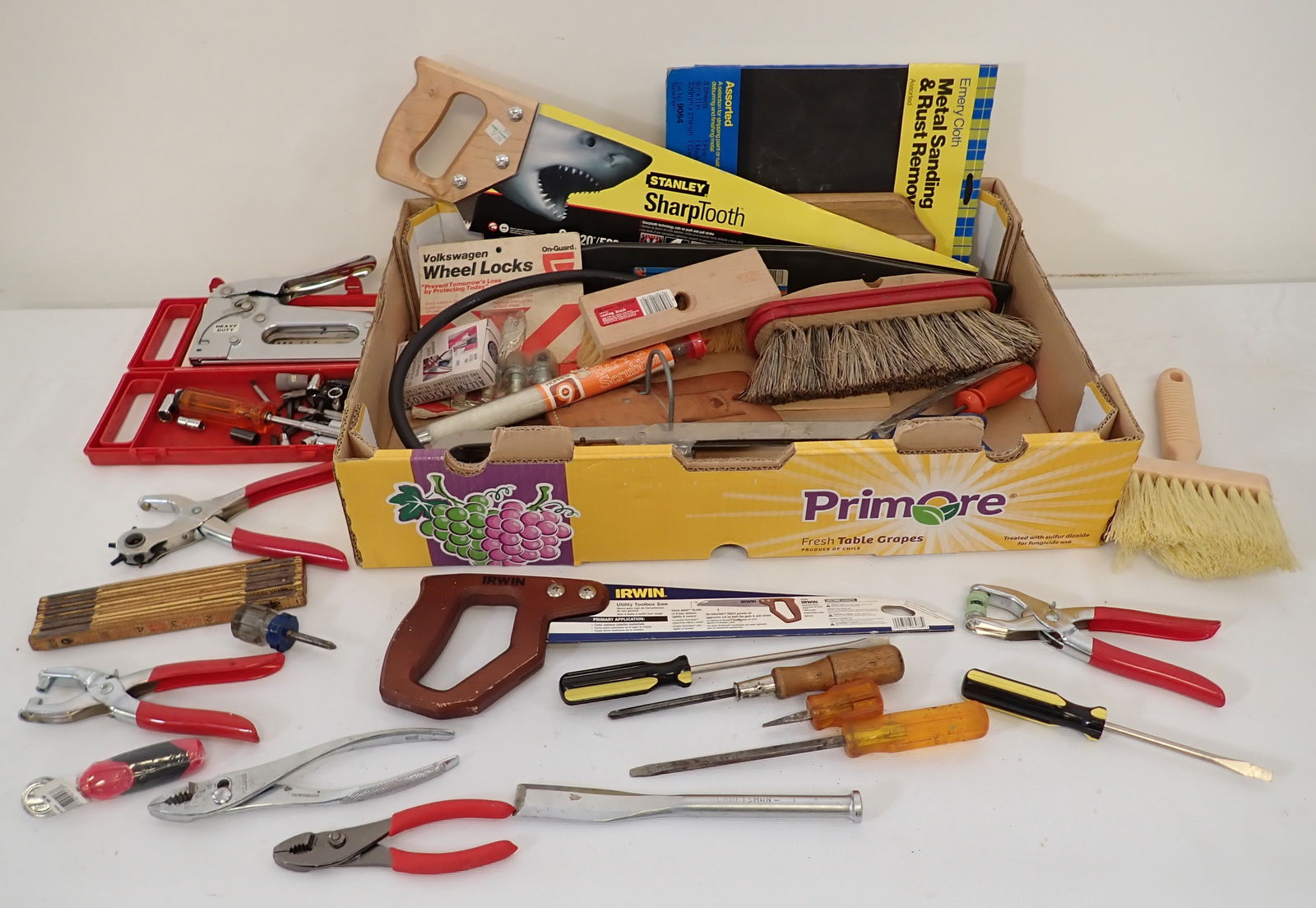 Saws Chisel Pliers Misc Tools (1 of 4)