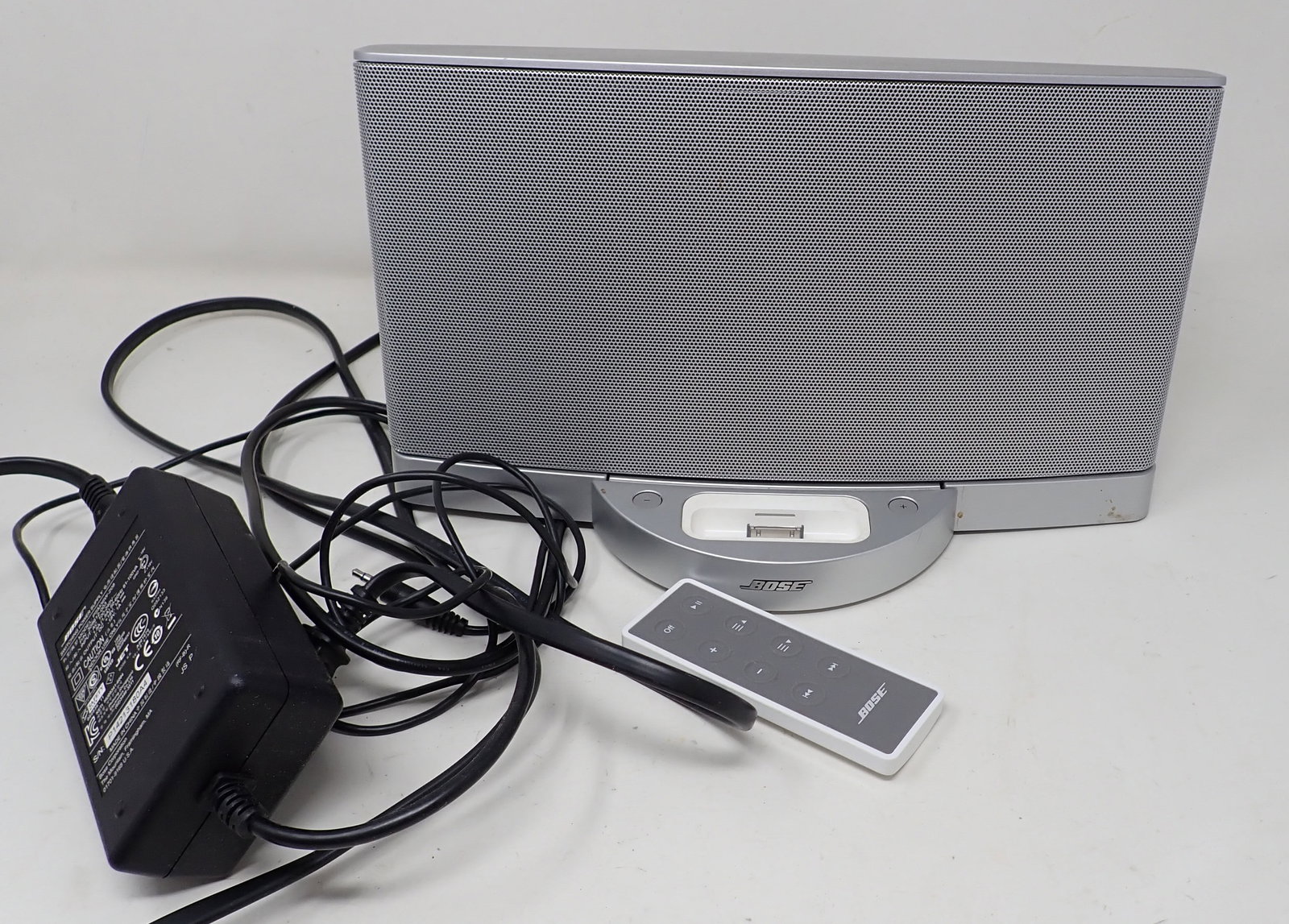 Bose Sounddock Series II Digital Music System (1 of 2)