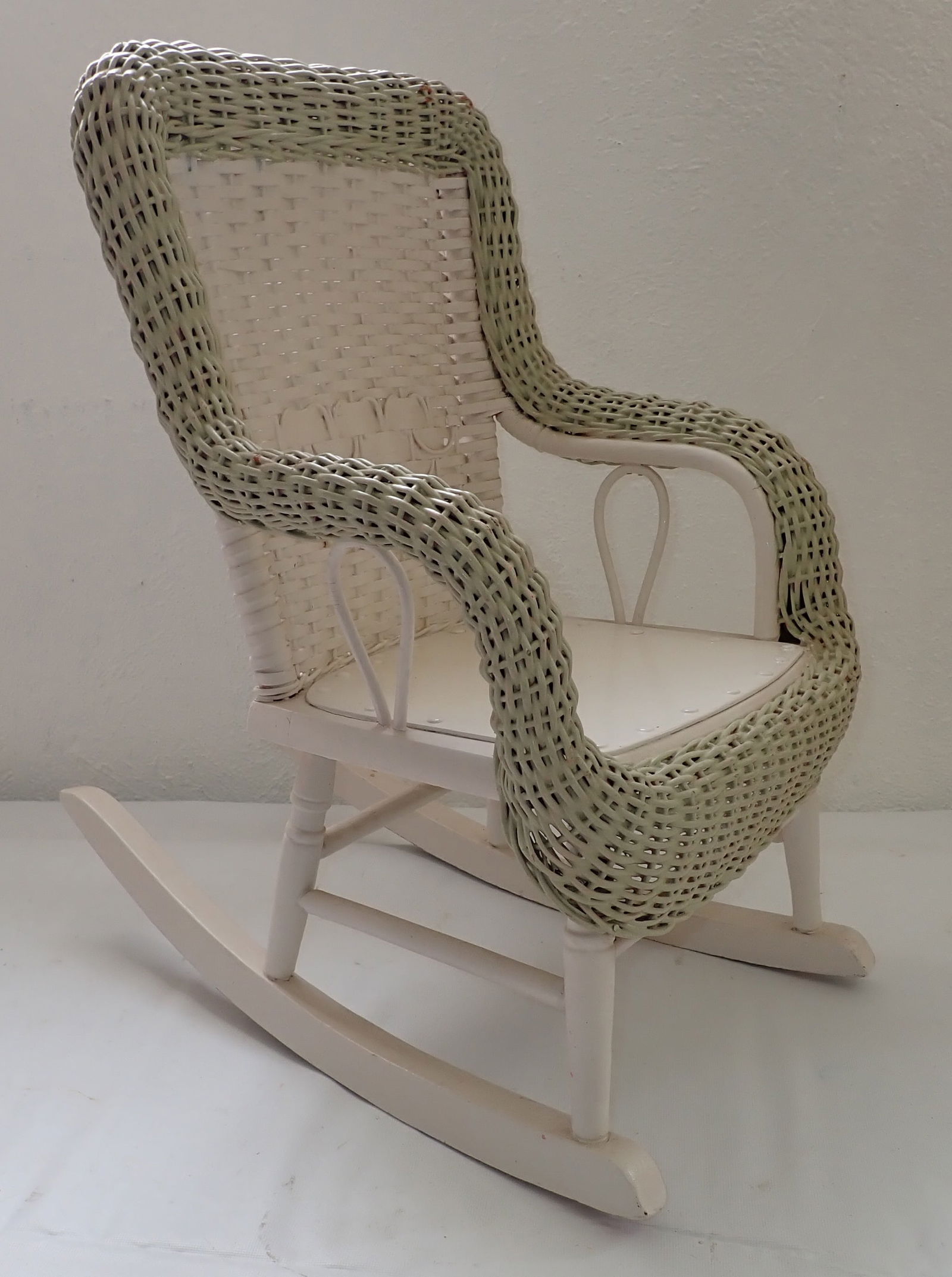 Childs Wicker Rocker (1 of 3)