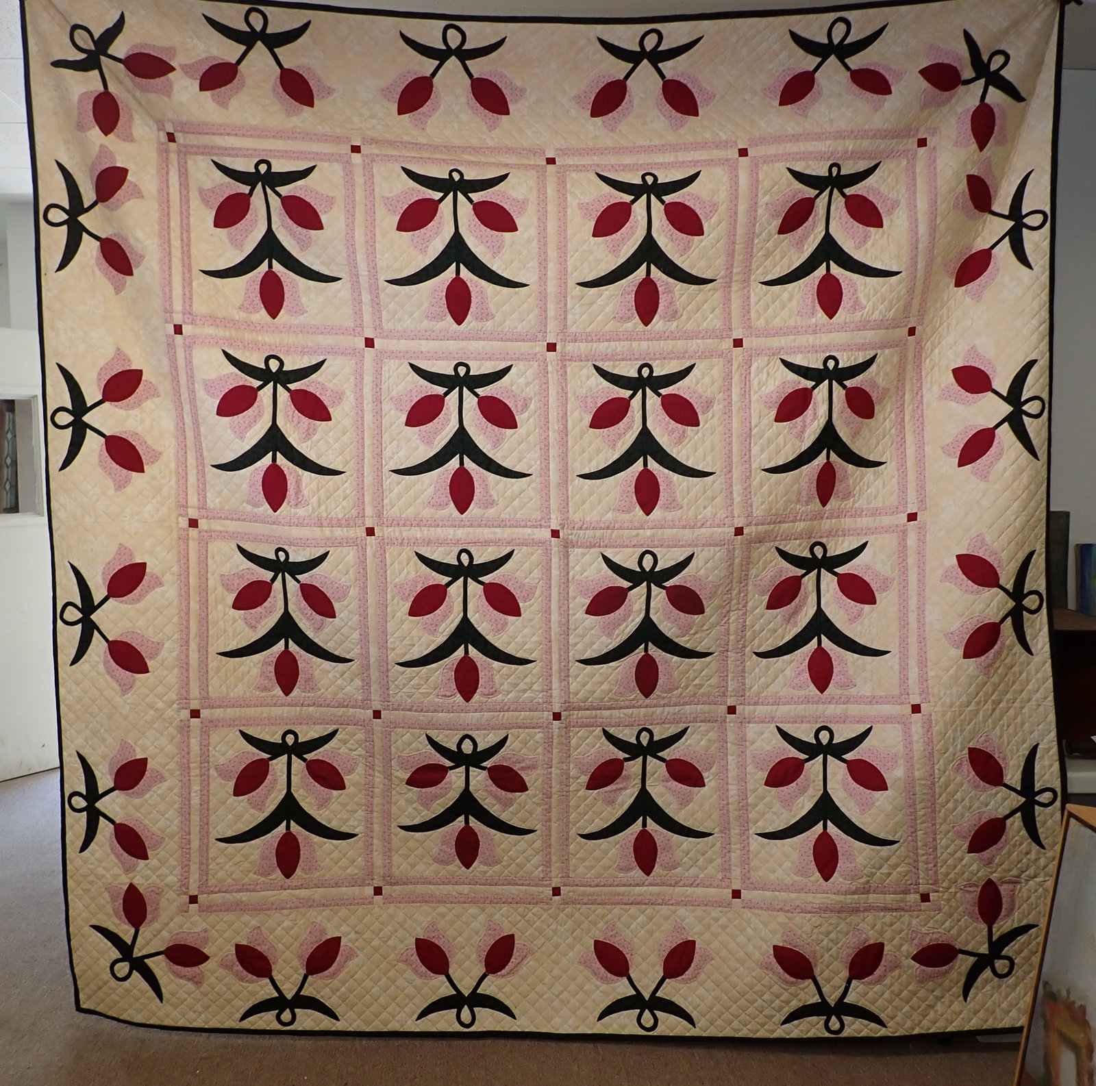 Quilt: Approx 100" x 103"