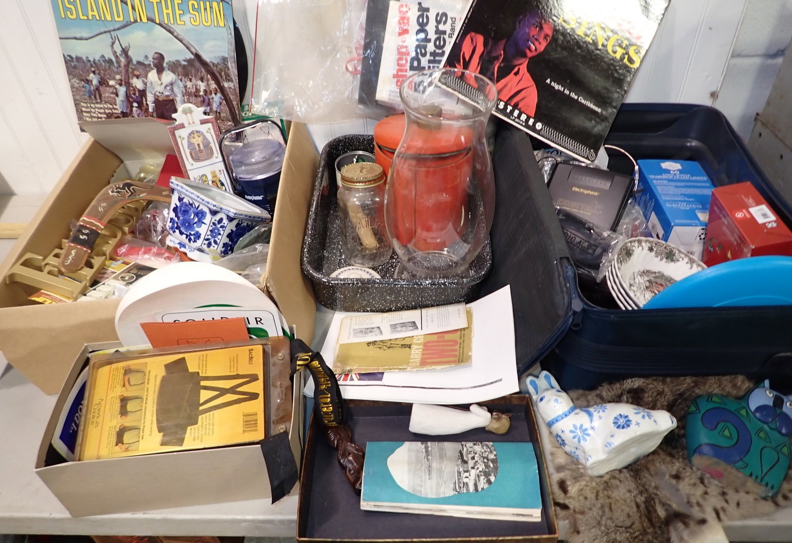 Table Contents: Must take all. No in house shipping