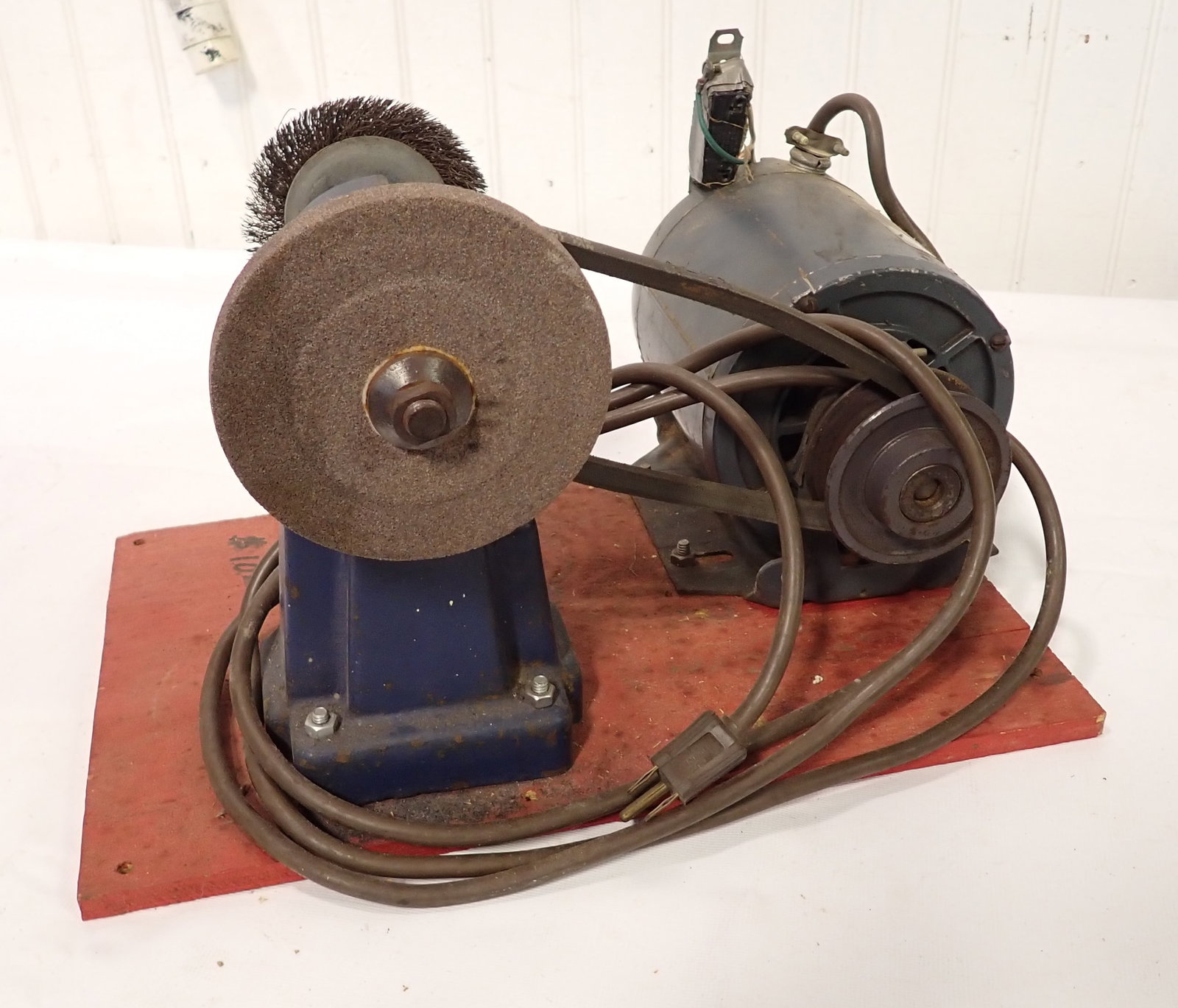 Belt Driven Wire Wheel & Grinder (1 of 3)