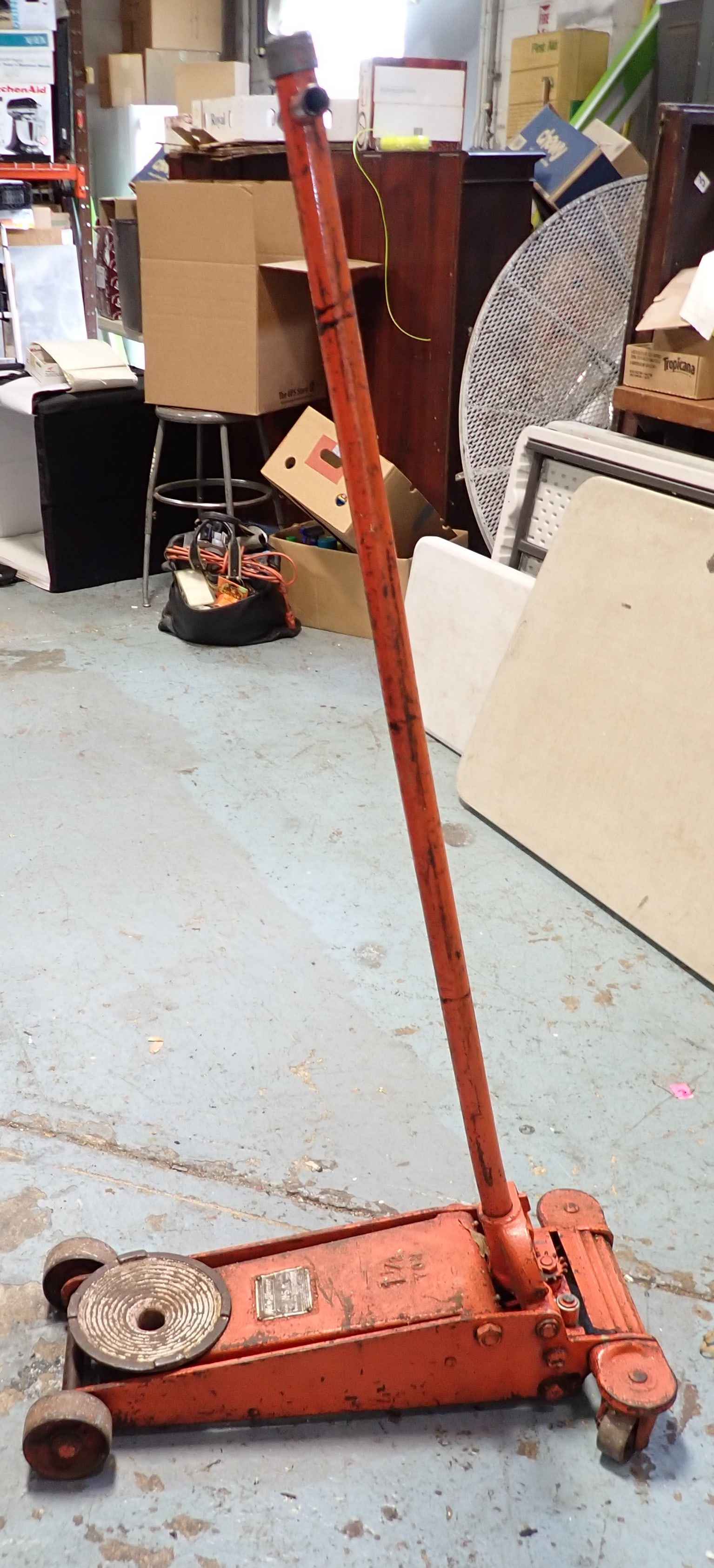 Hein Werner 1 1/2 Ton Floor Jack (1 of 2)