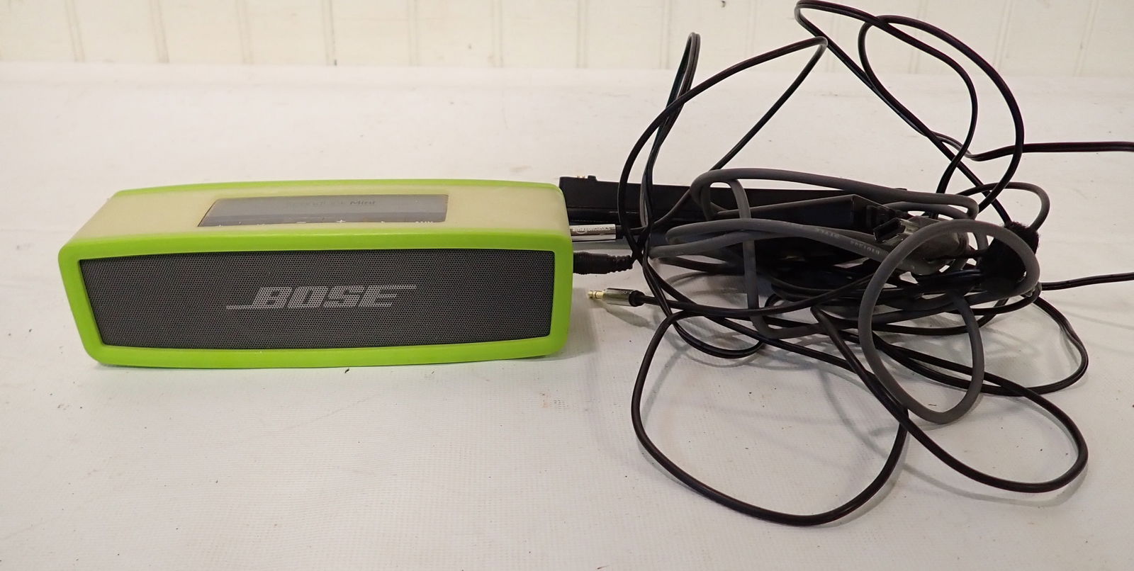 Bose Soundlink Mini Bluetooth Speaker (1 of 3)