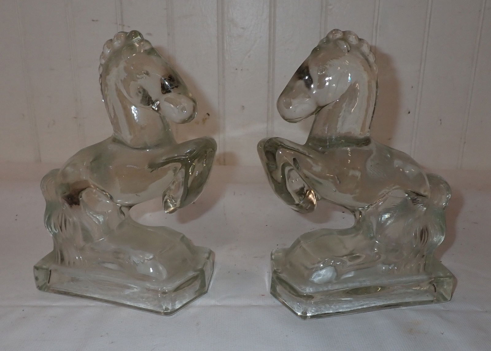 Glass Horse Bookends: Apprx 3" x 5 1/2" x 8" tall