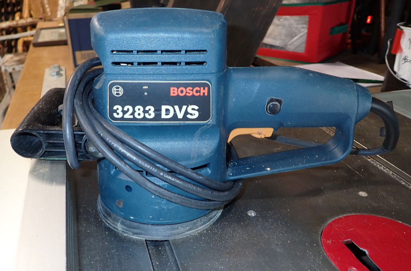Bosch 3283 DVS Orbital Sander (1 of 1)