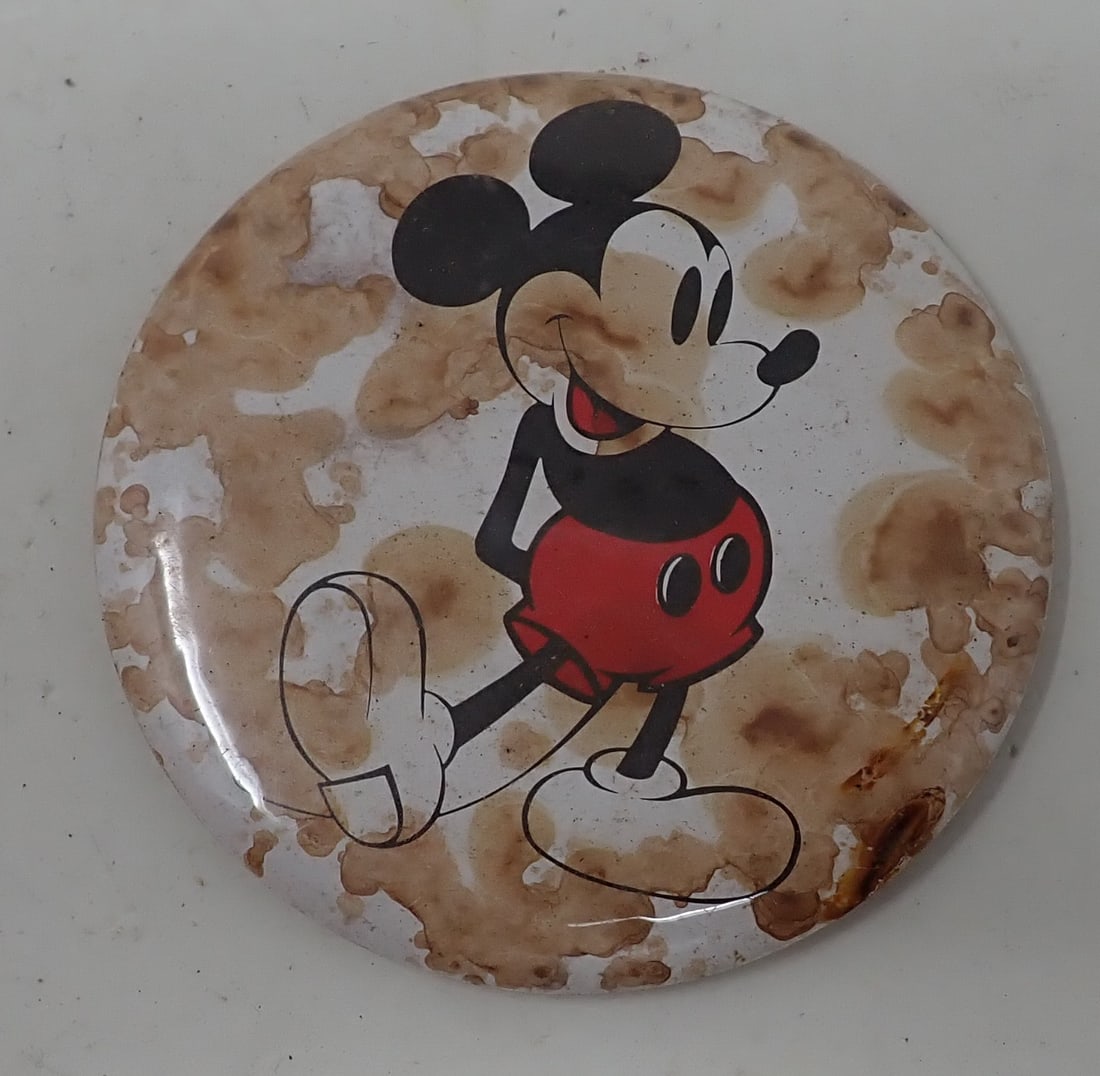 30 Mickey Mouse Pocket Mirrors: Apprx 3 1/2" in diameter