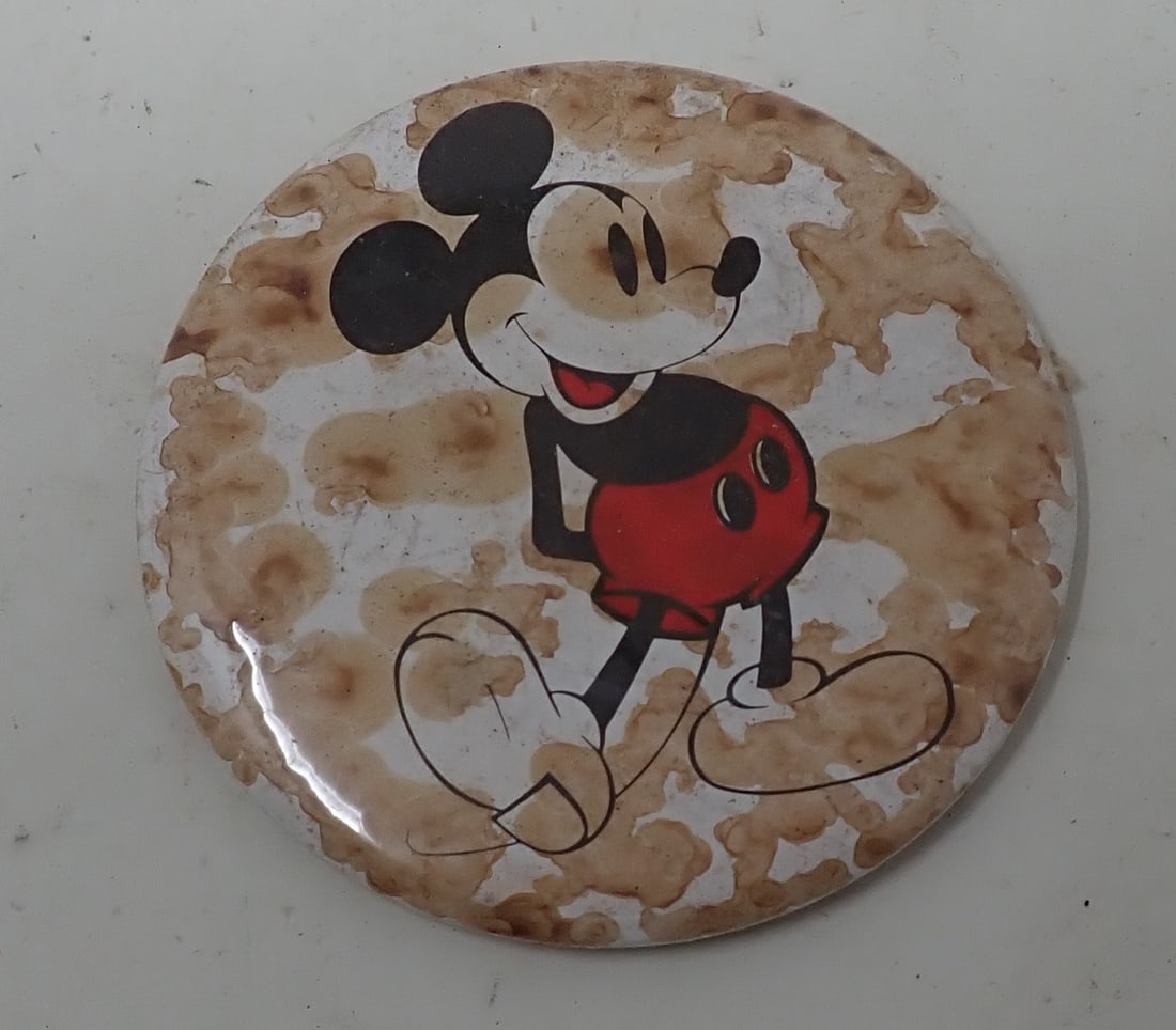 18 Mickey Mouse Pocket Mirrors: Apprx 3 1/2" in diameter