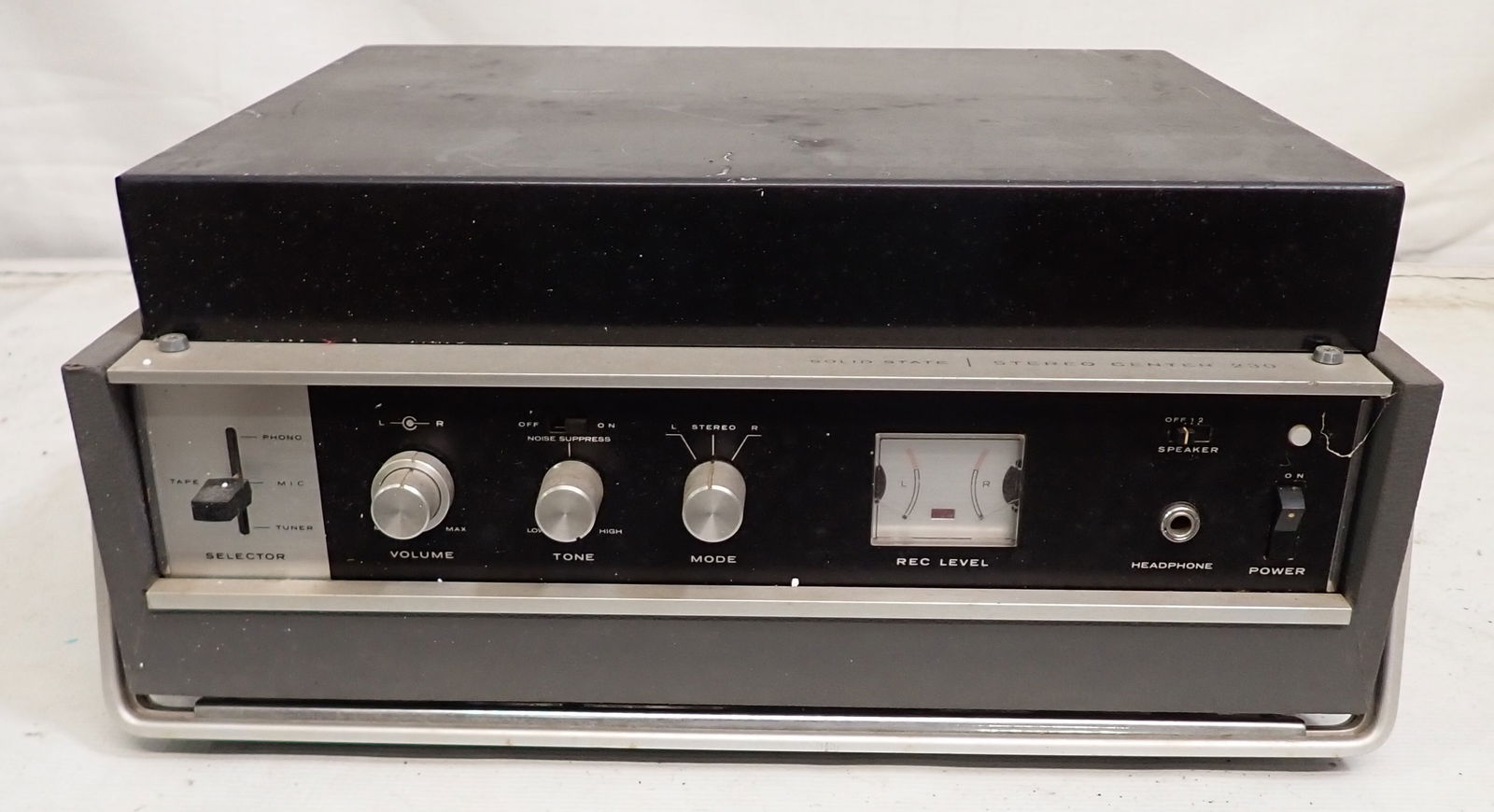 Sony TC-230 Tapecorder (1 of 6)