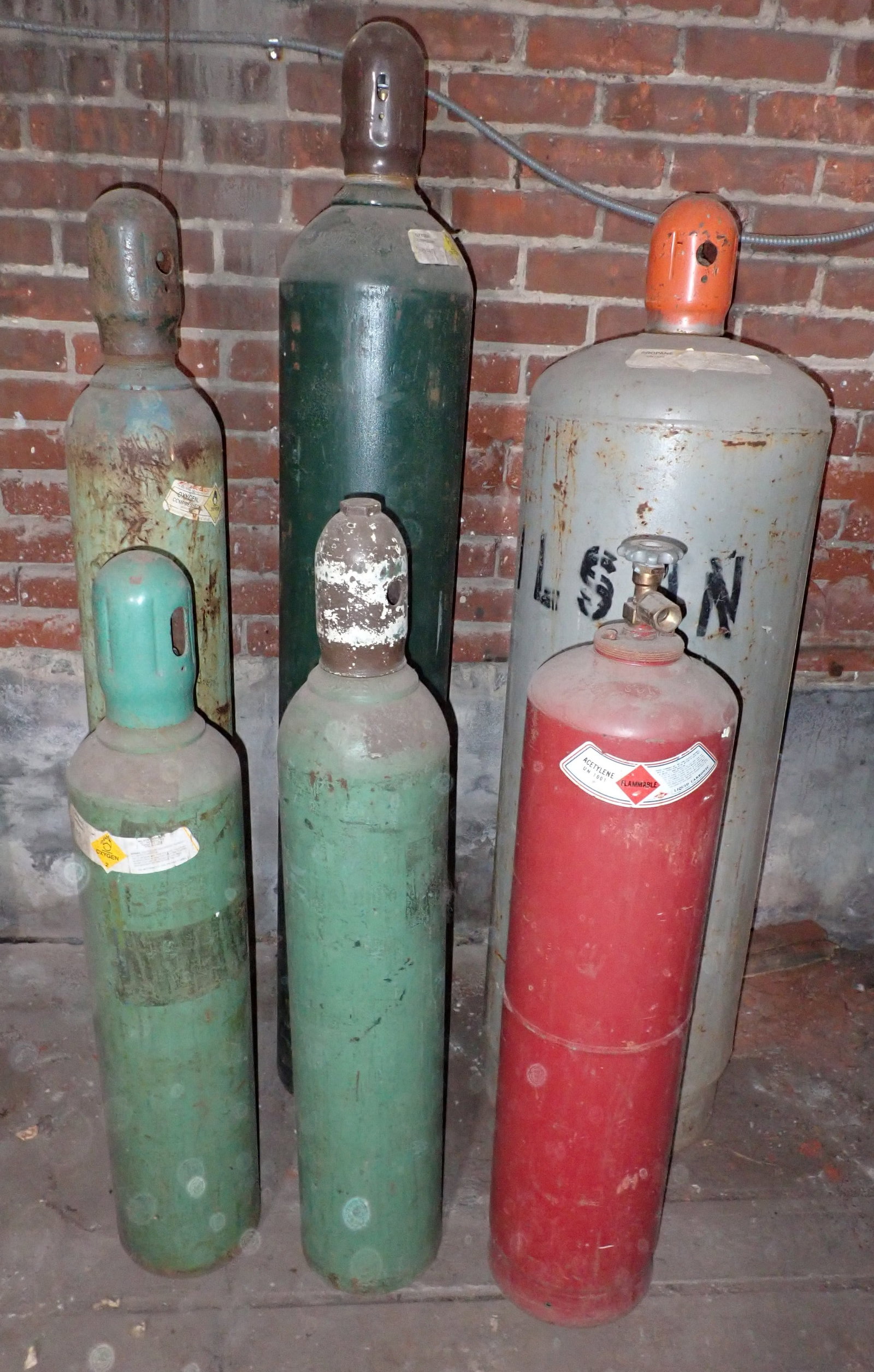 Propane Oxygen & Acetylene Tanks (1 of 3)