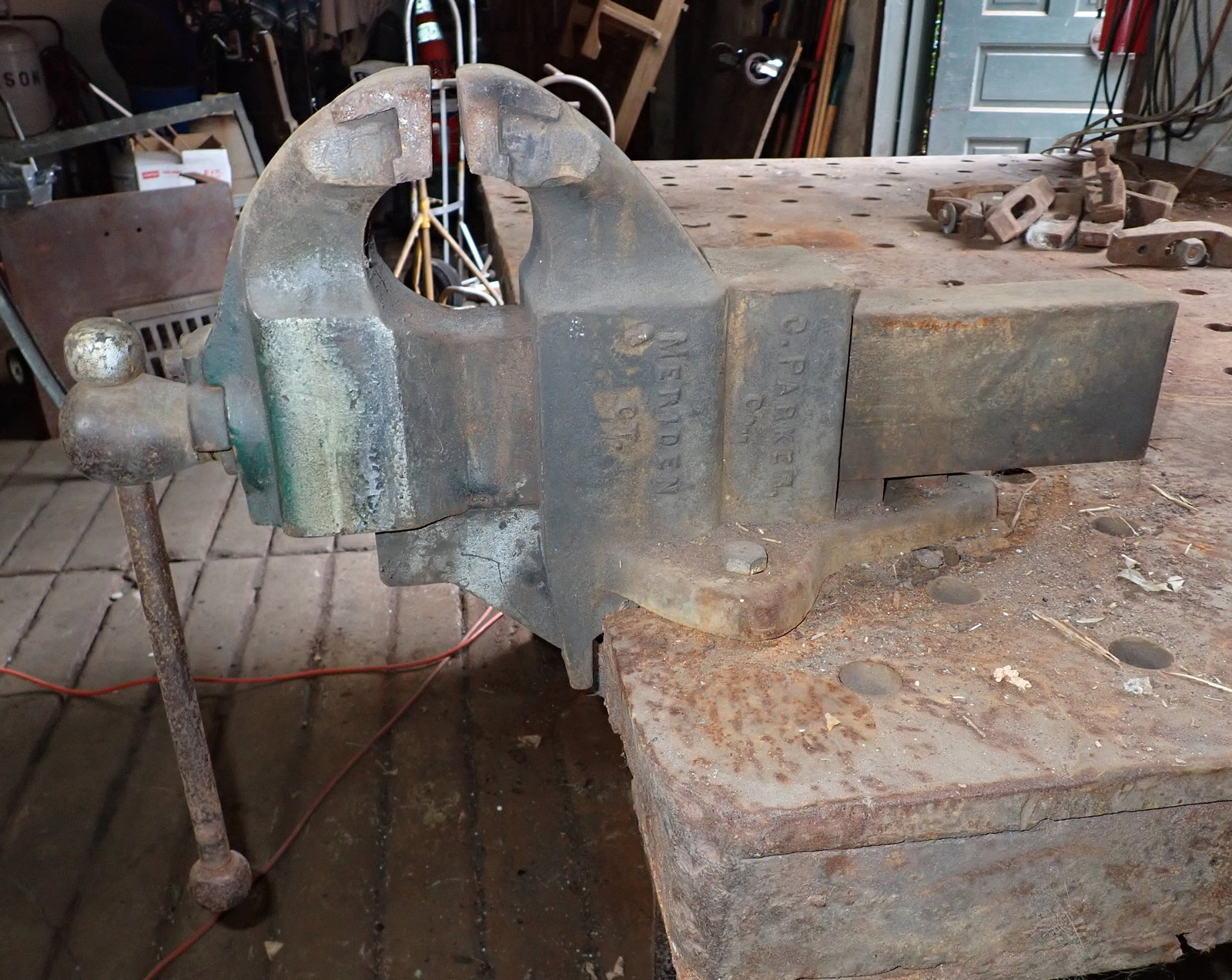 C. Parker No. 5X Bench Vise (1 of 9)