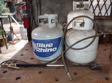 4 Propane Tanks & Torch