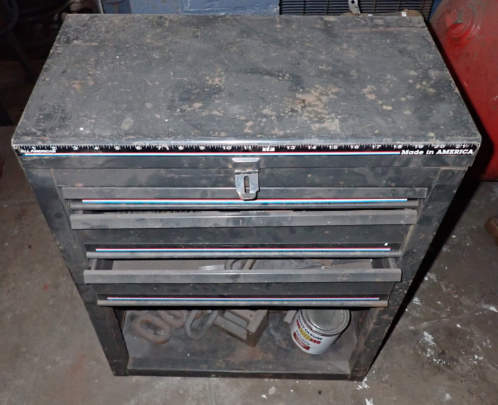 Toolbox & Contents (1 of 5)