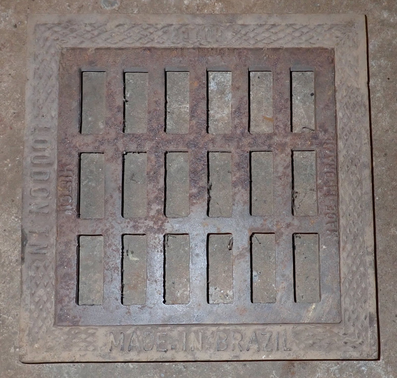 Hutch Made in Brazil Cast Iron Floor Grate (1 of 3)