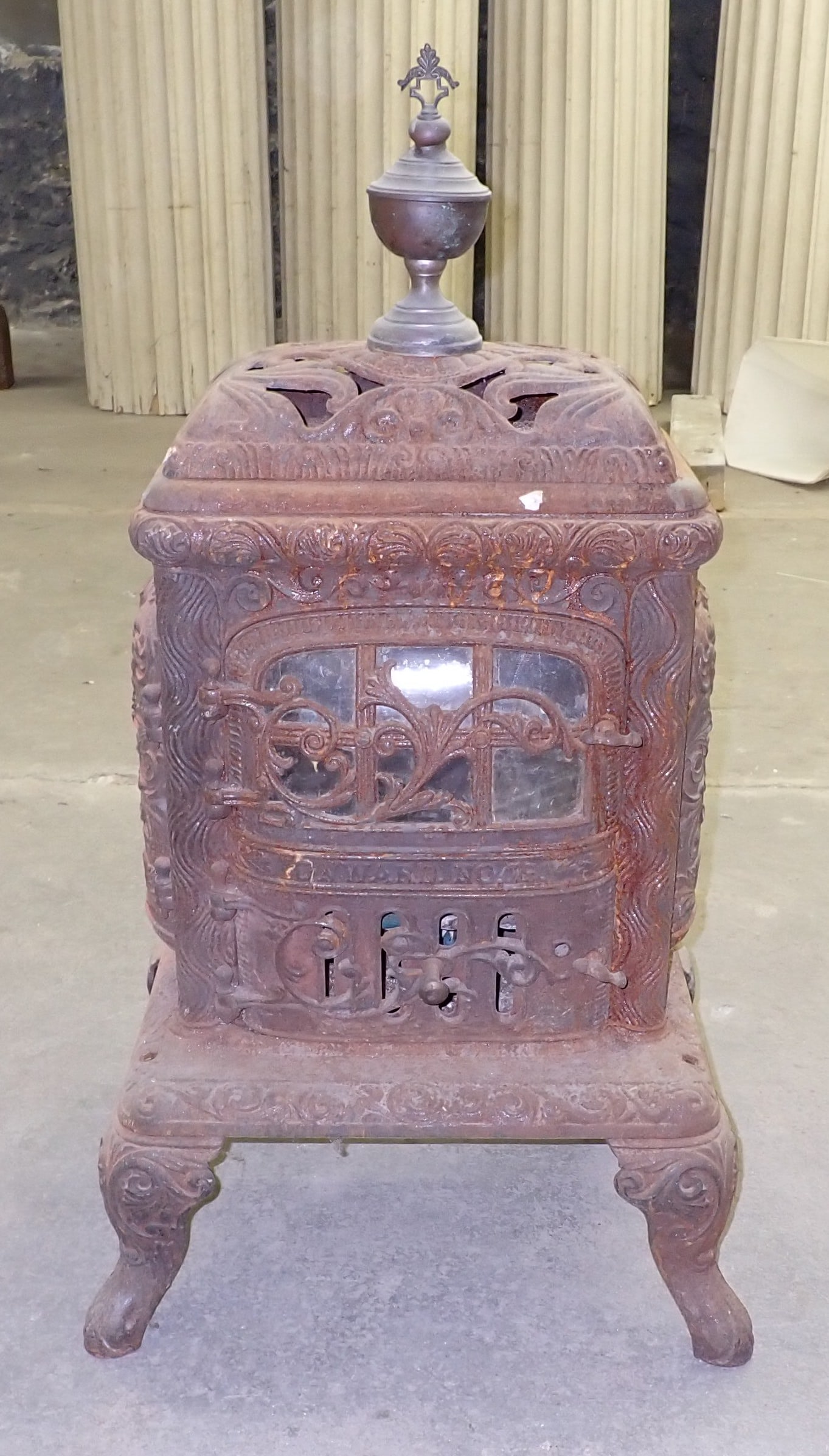 Cast Iron Fuller Warren Onward No. 19 Stove: Apprx 17" x 21: x 40" tall. No in house shipping ! Bring help to load. All items need to be removed from the basement. There is a freight elevator , if needed.