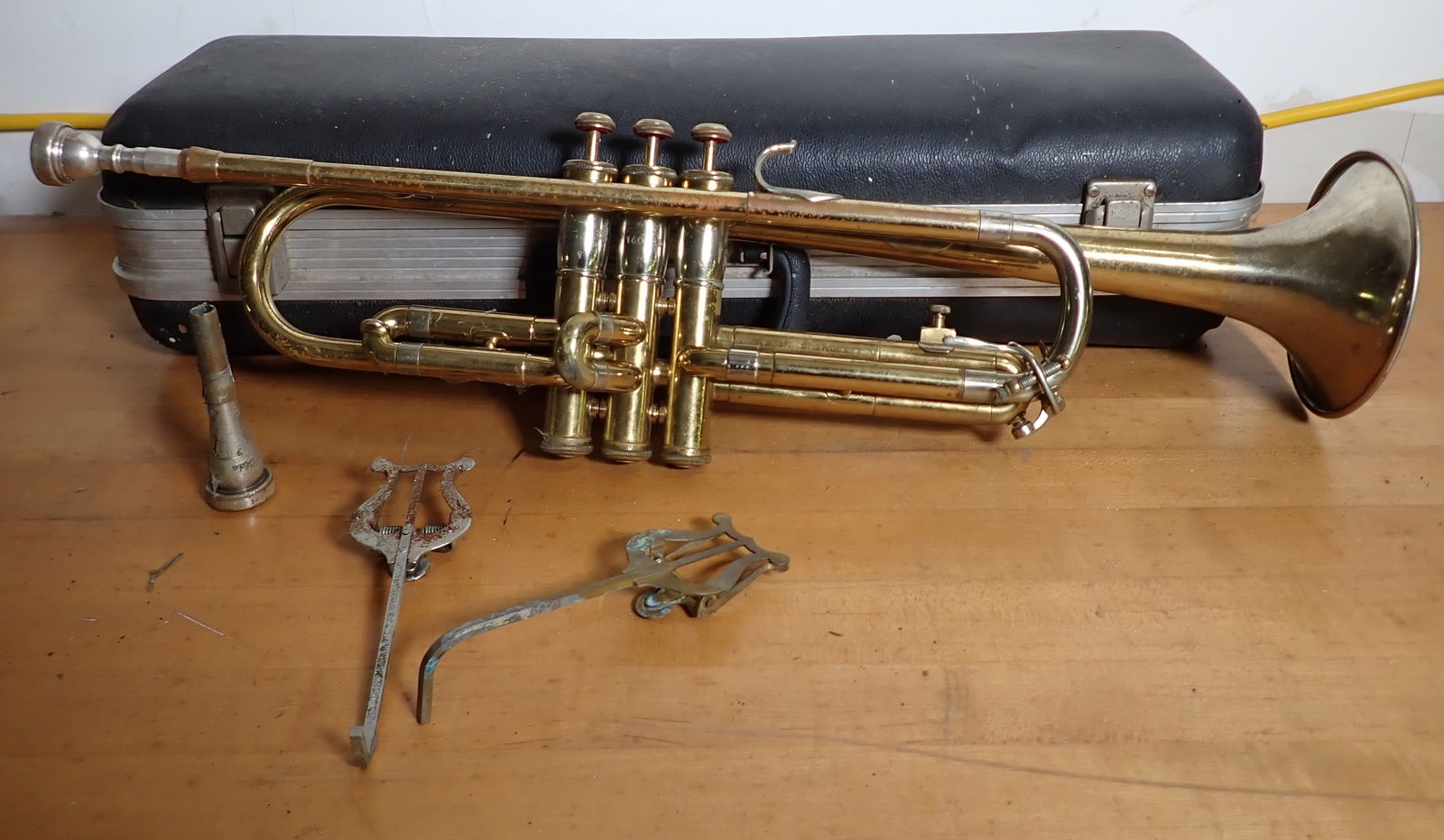 FE Olds & Son Trumpet (1 of 11)
