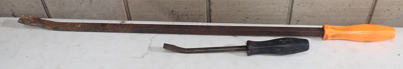 2 Snap On Pry Bars (1 of 2)