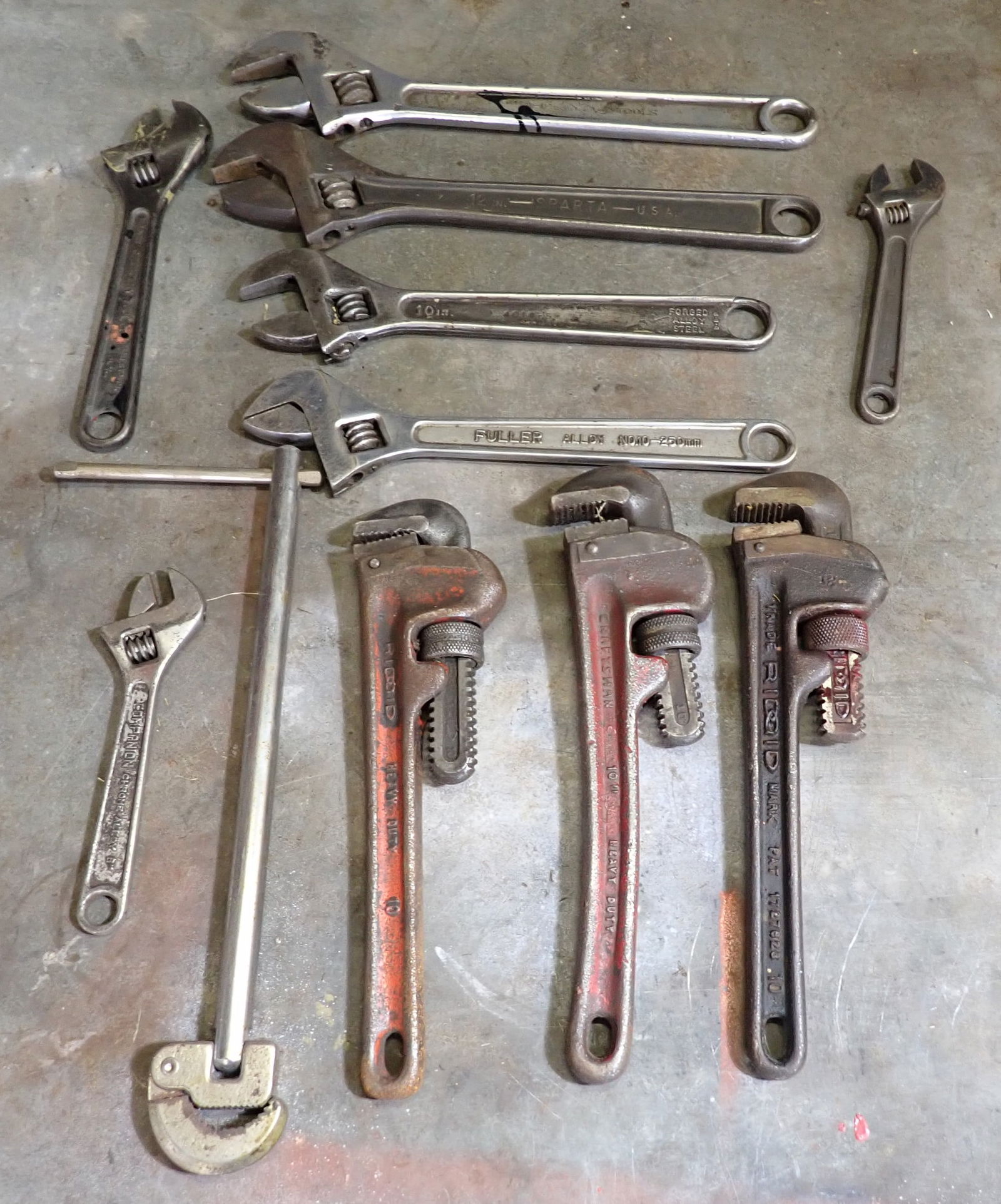 Pipe & Adjustable Wrenches (1 of 4)