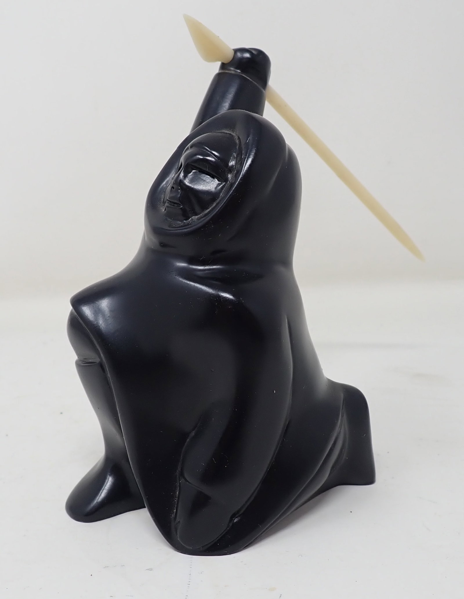 Pearlite Stonecraft Inuit Eskimo: Apprx 5" tall.