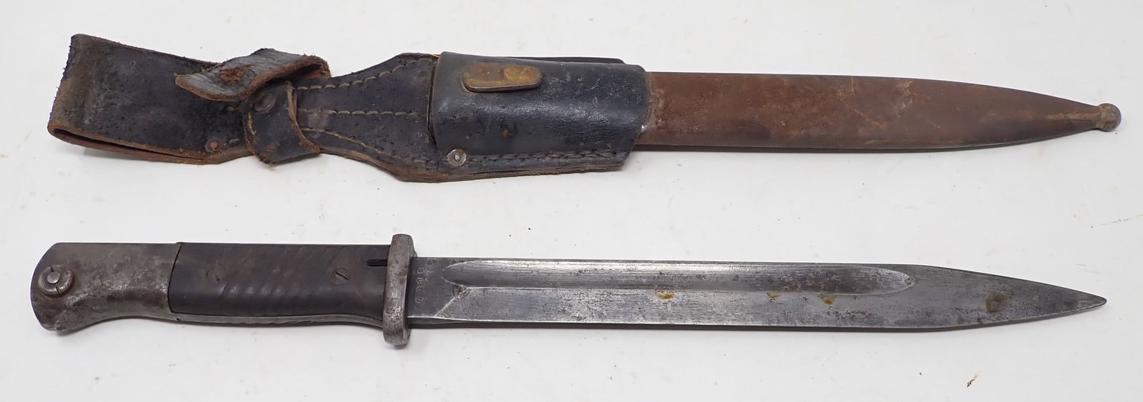 German Bayonet & Scabbard (1 of 8)