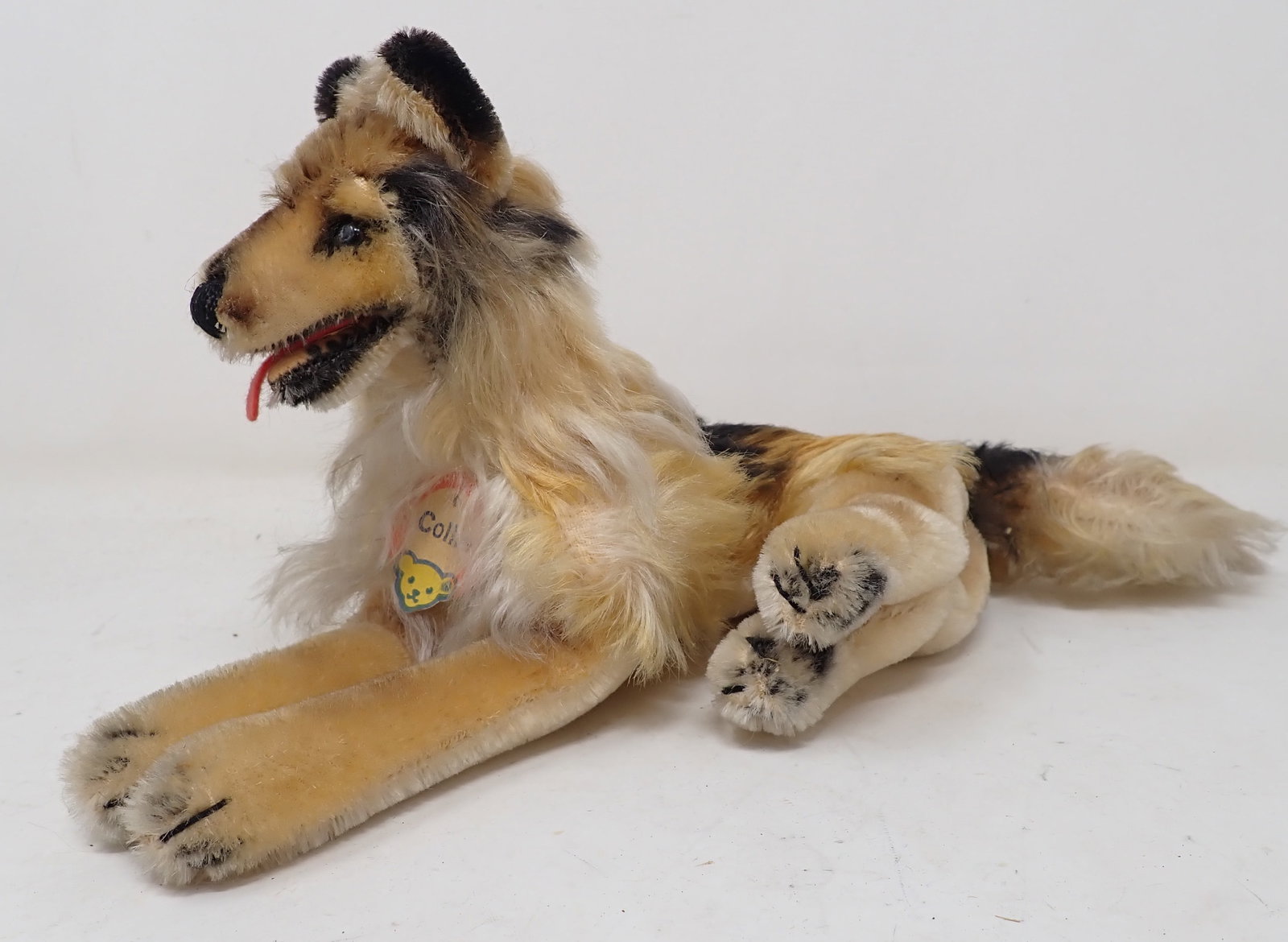 Steiff Collie: Apprx 12" long and 6" tall