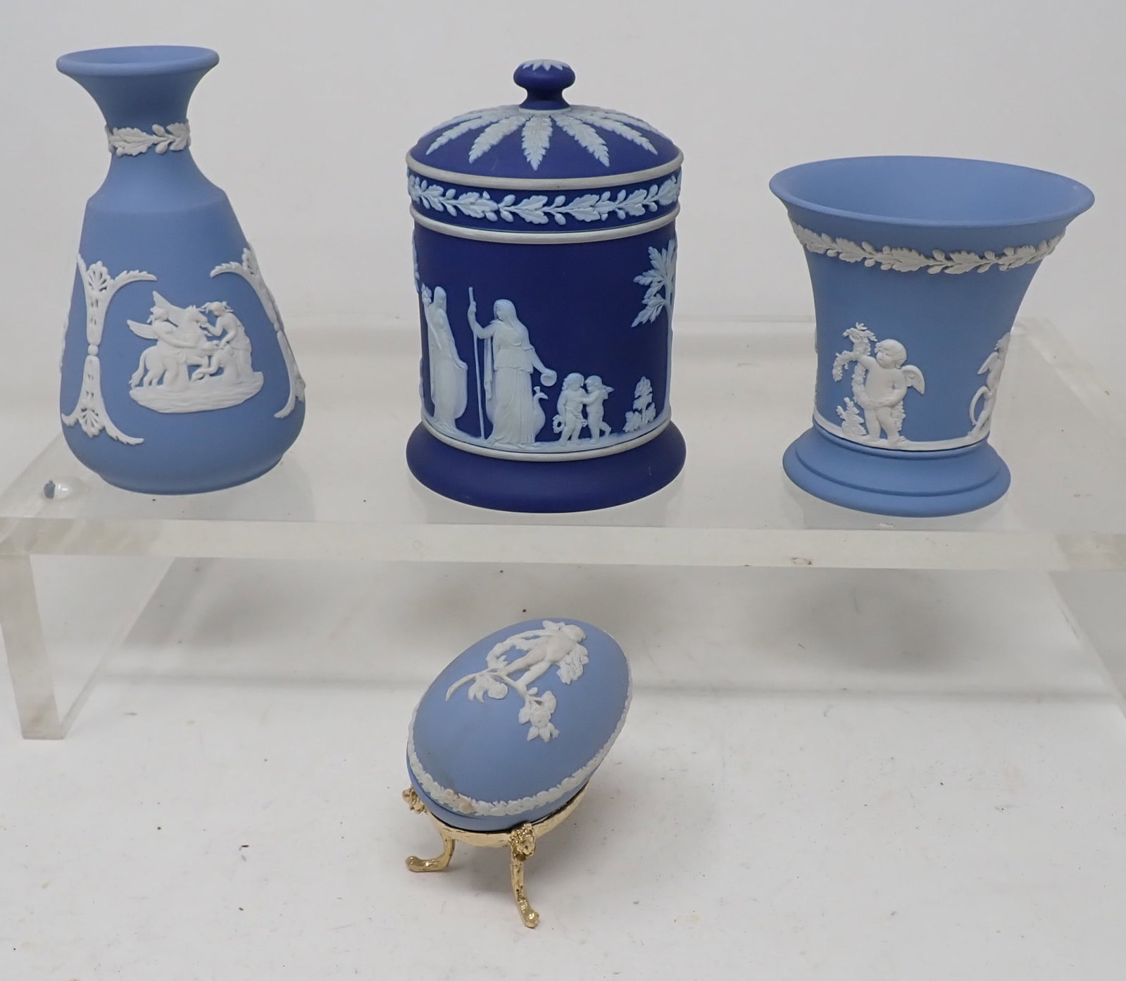 Wedgwood Jar Vases & Egg: Vase on left is approx 5" tall